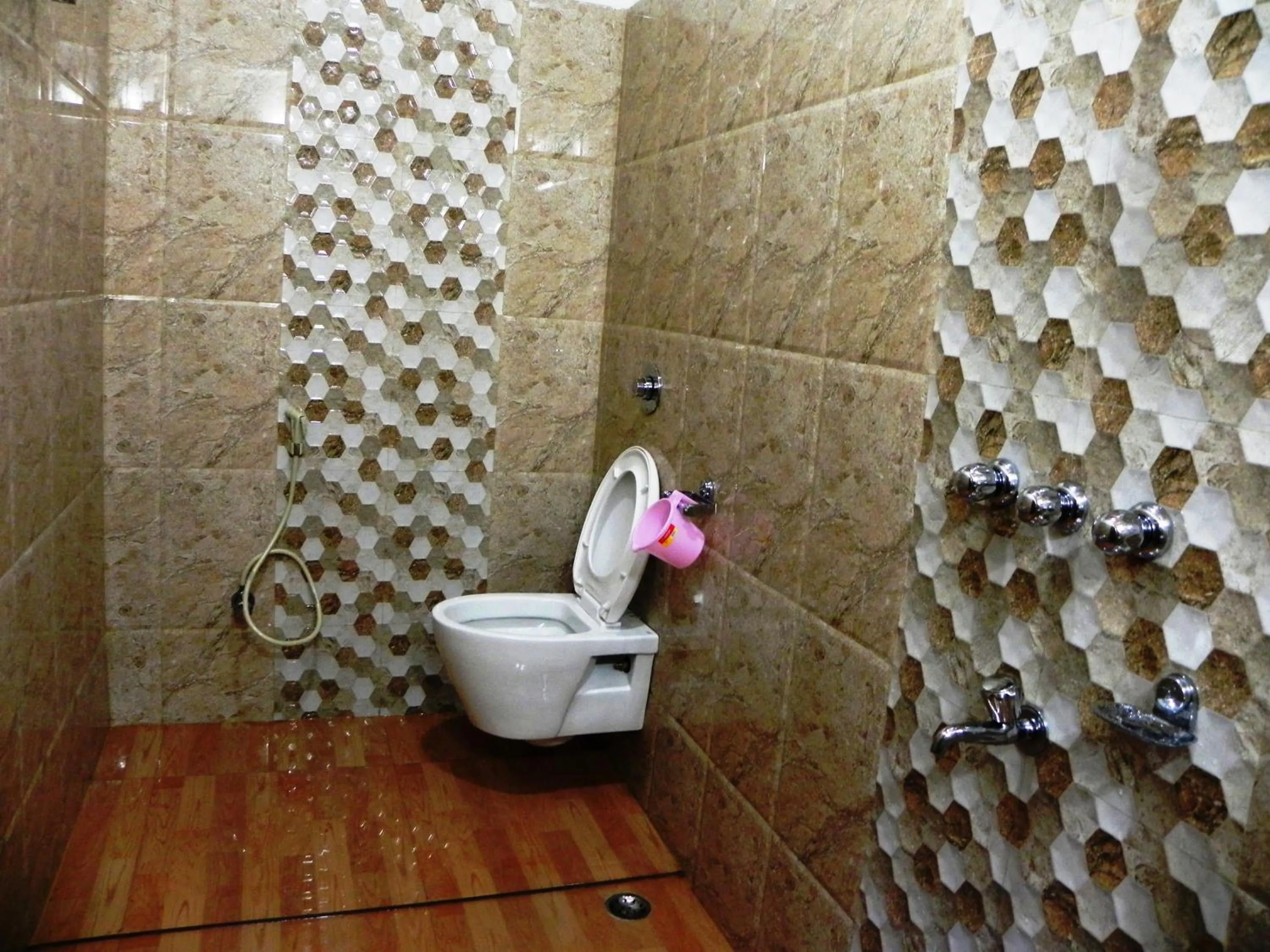 Toilet in Aranya Jungle Resorts