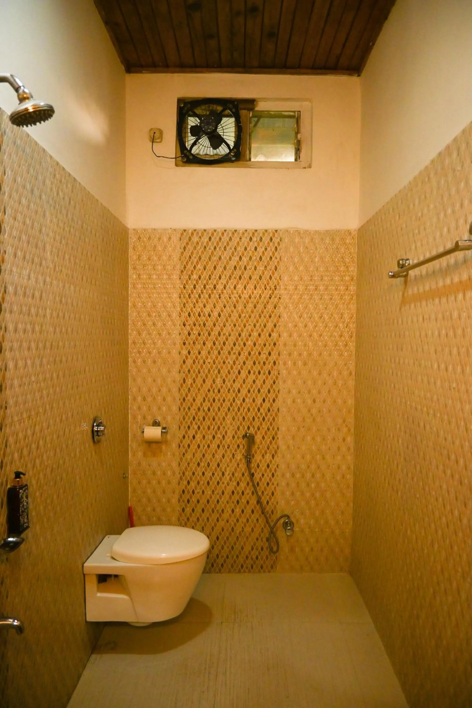 Toilet in Aranya Jungle Resorts