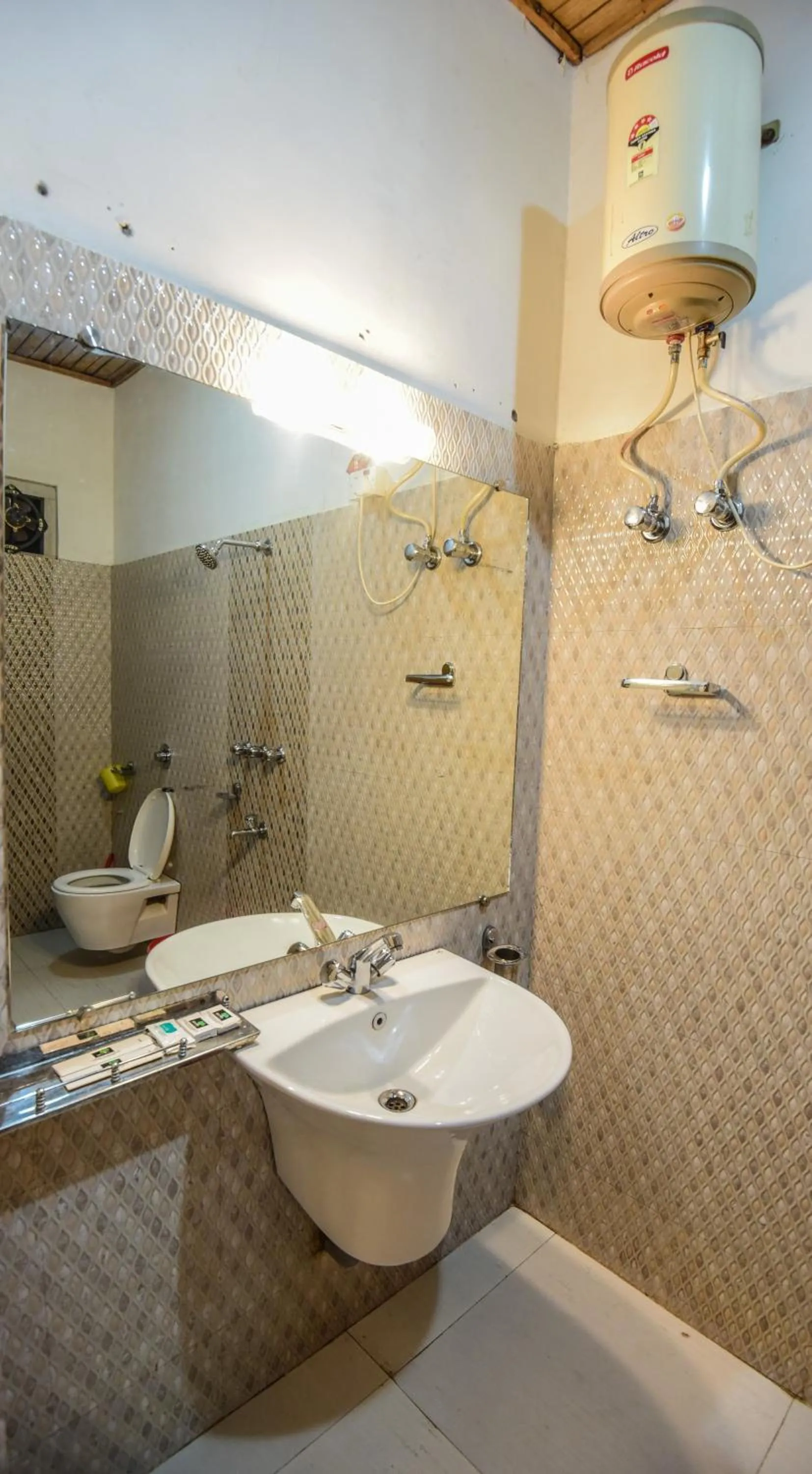 Toilet in Aranya Jungle Resorts