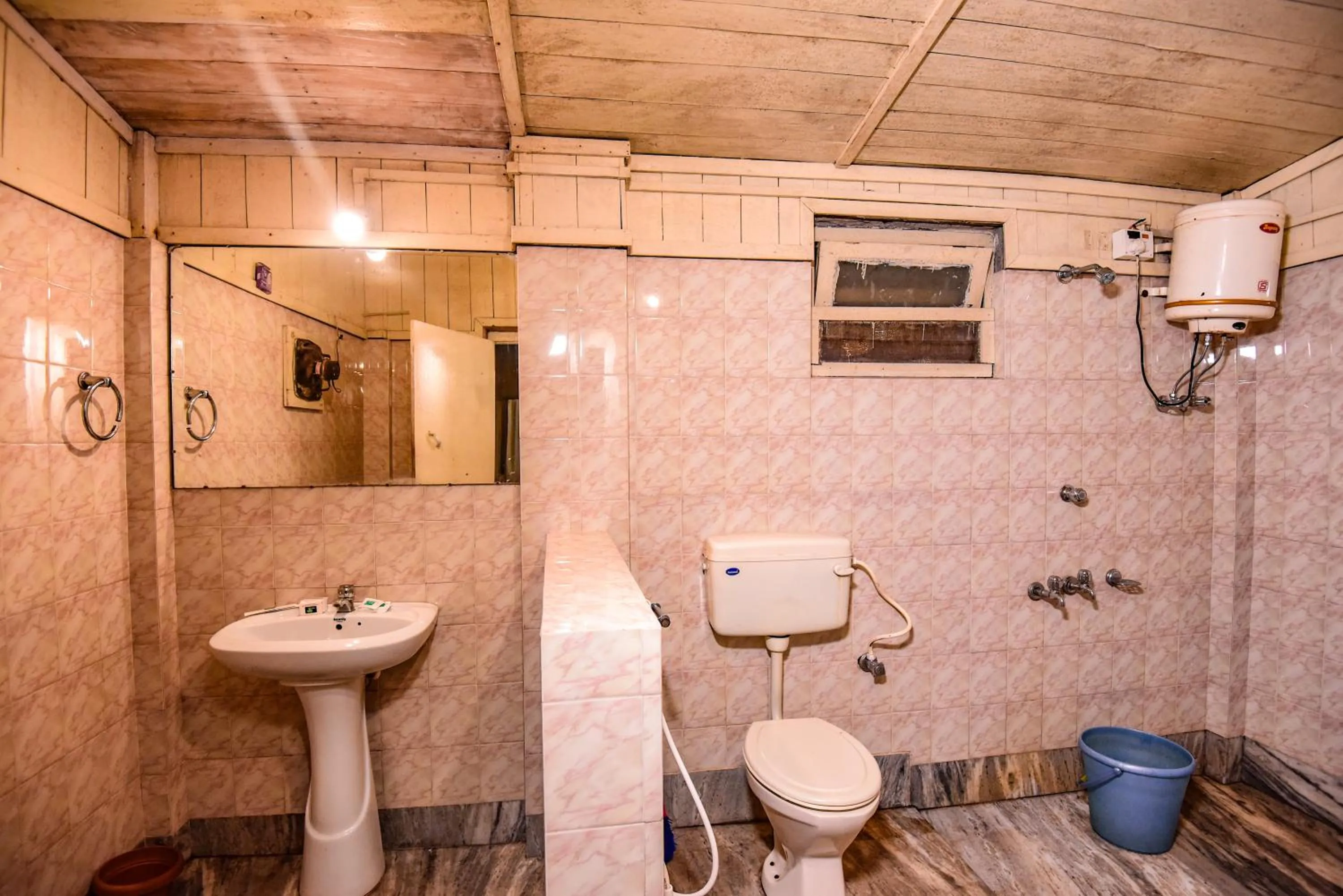 Bathroom in Aranya Jungle Resorts