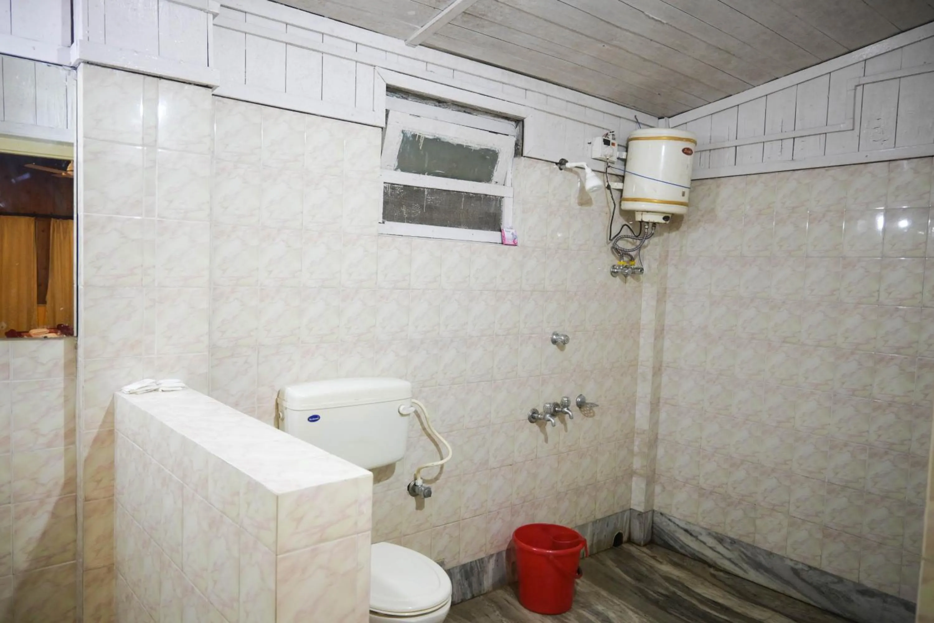 Shower in Aranya Jungle Resorts