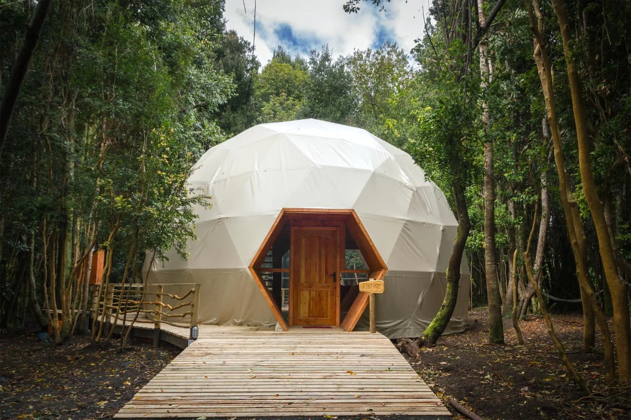 Photo of the whole room in Cabañas Ensenada Bosque Nativo
