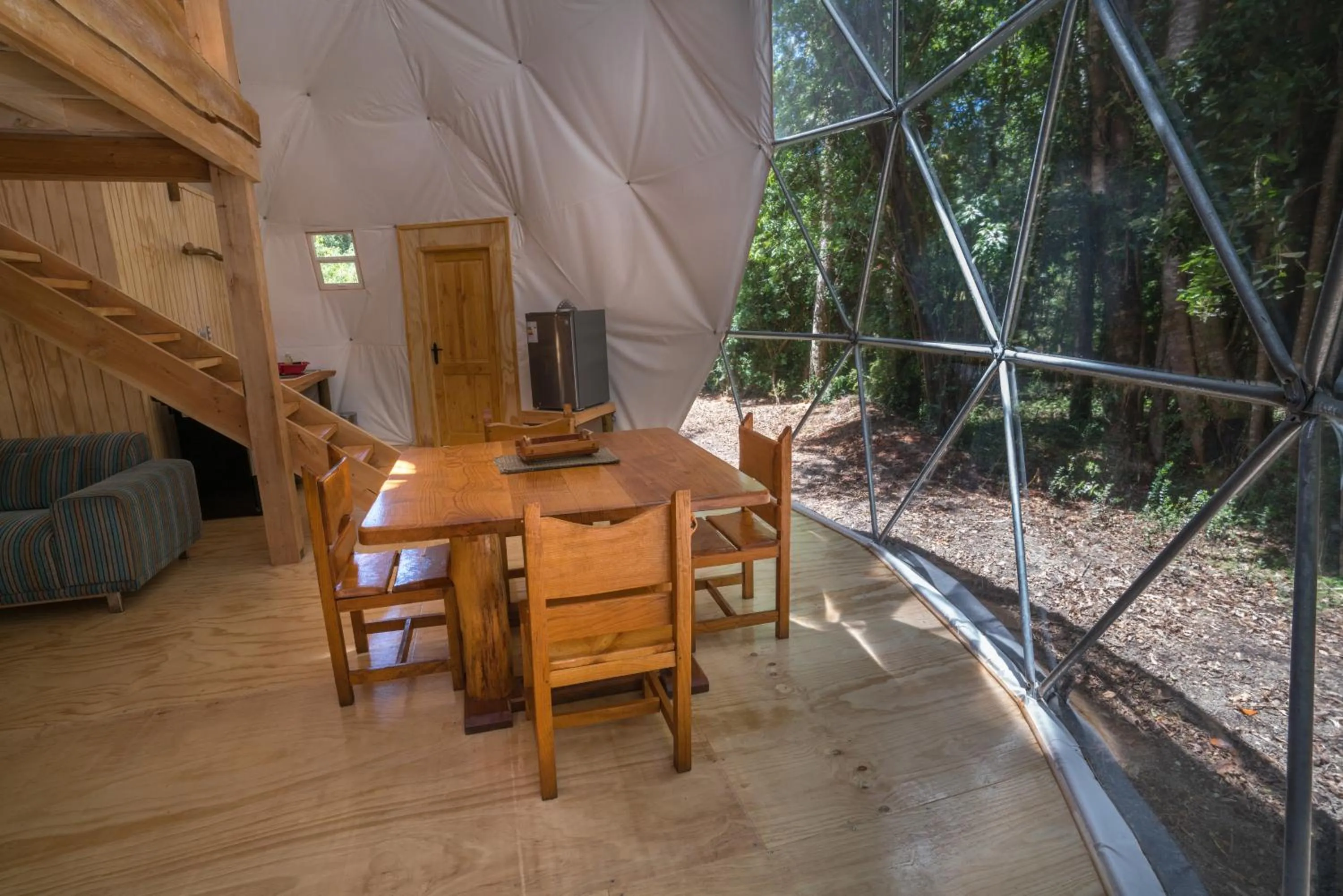 Dining area in Cabañas Ensenada Bosque Nativo