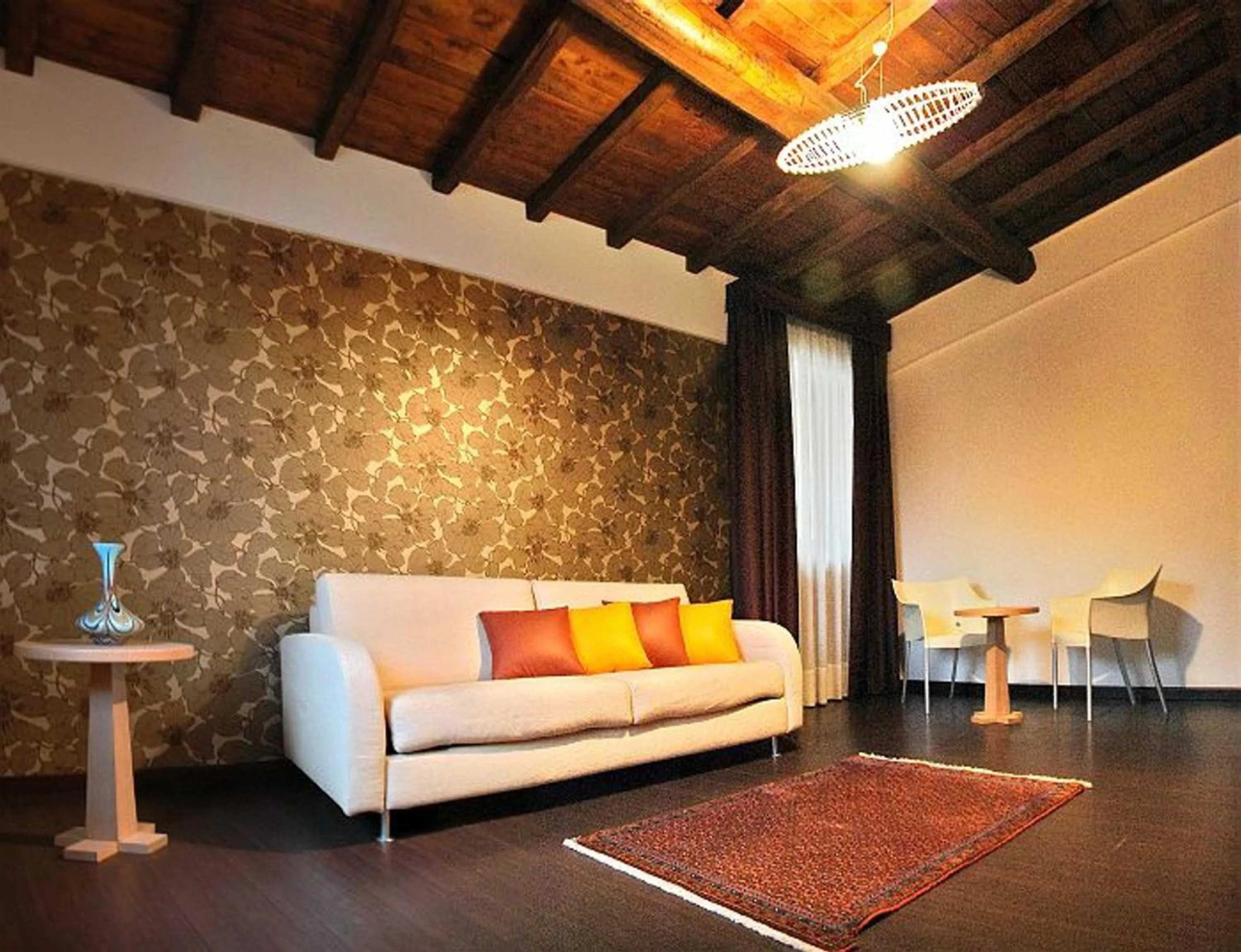 Photo of the whole room in Relais Villa D'Assio