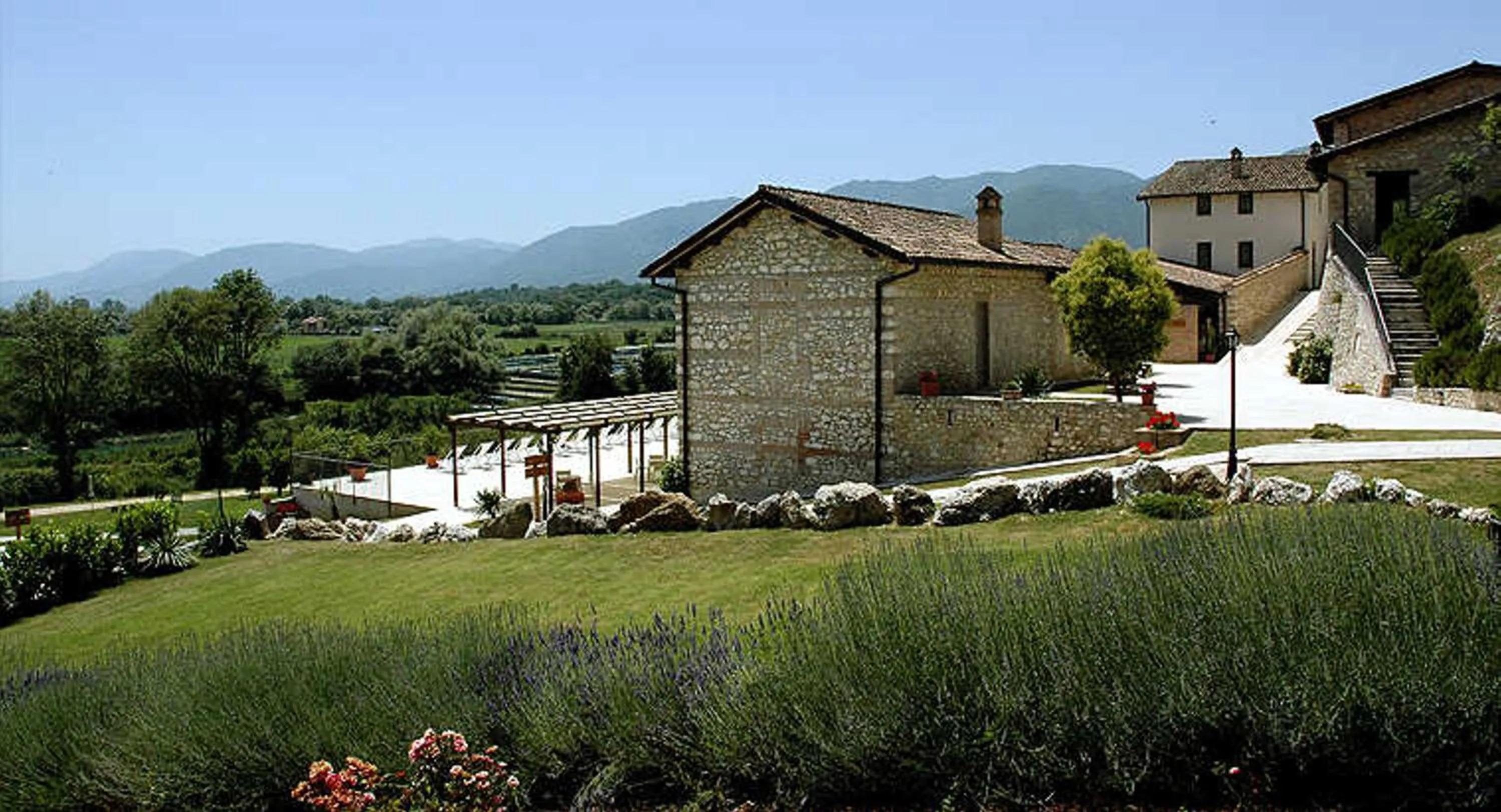 Garden view in Relais Villa D'Assio