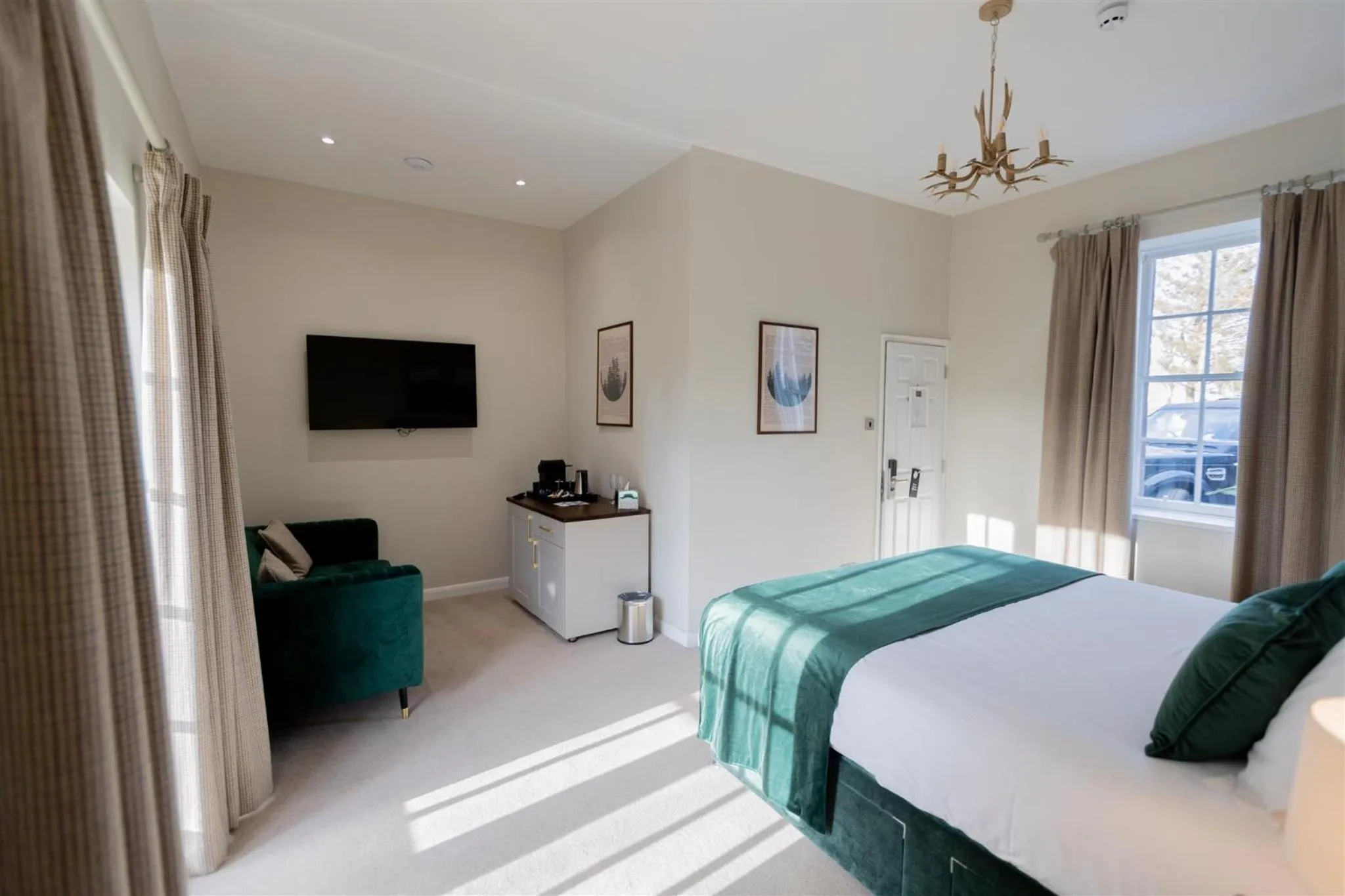 Bedroom, Bed in Marshall Meadows Manor House
