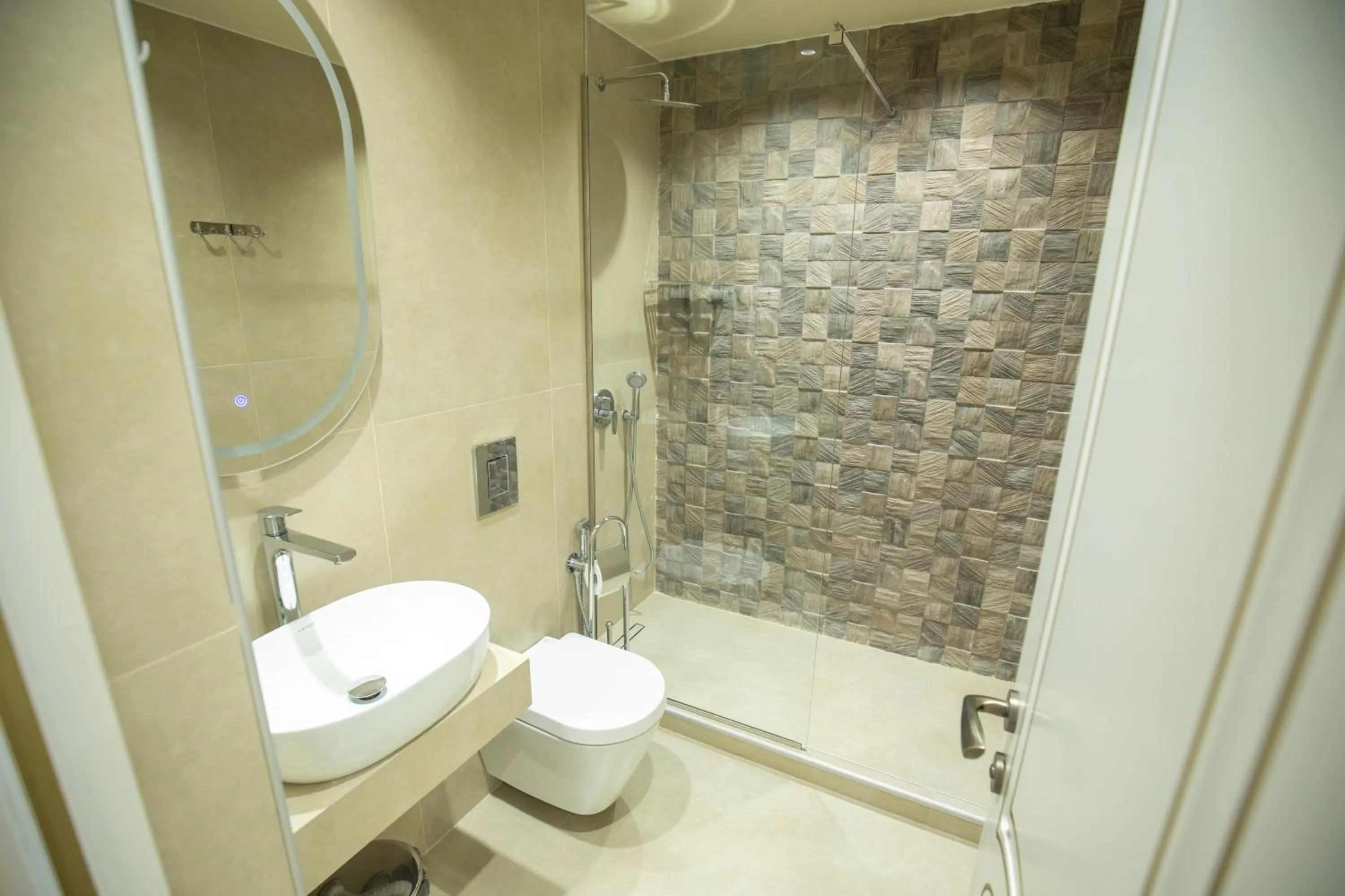 Shower in Ketrin Hotel Restaurant