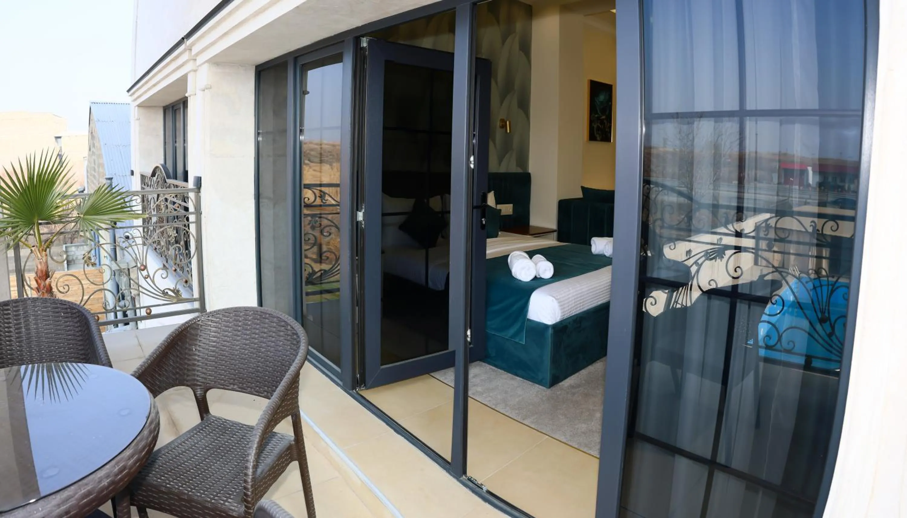 Balcony/Terrace, Bed in Ketrin Hotel Restaurant