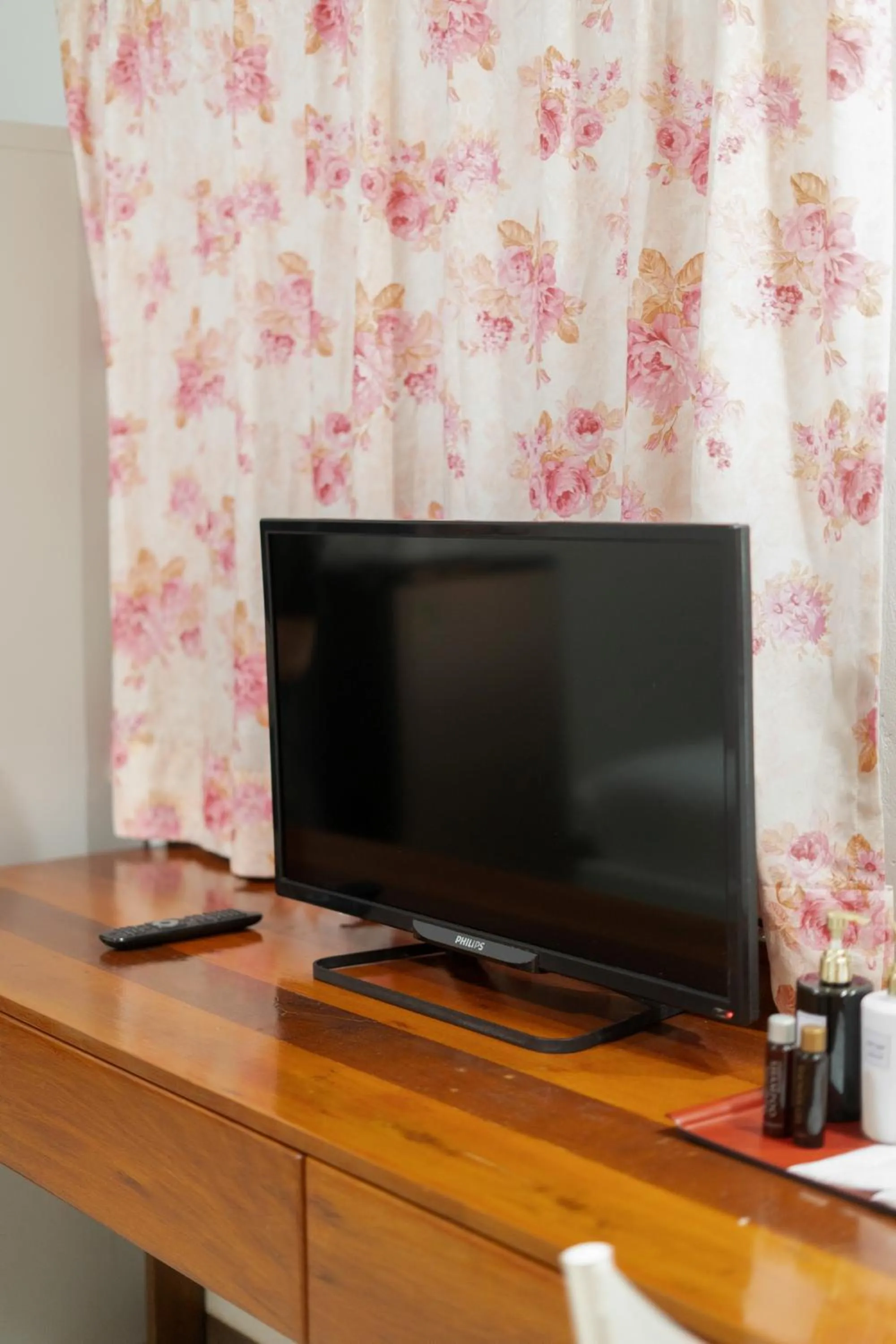 TV and multimedia in Nicha Residence Hotel