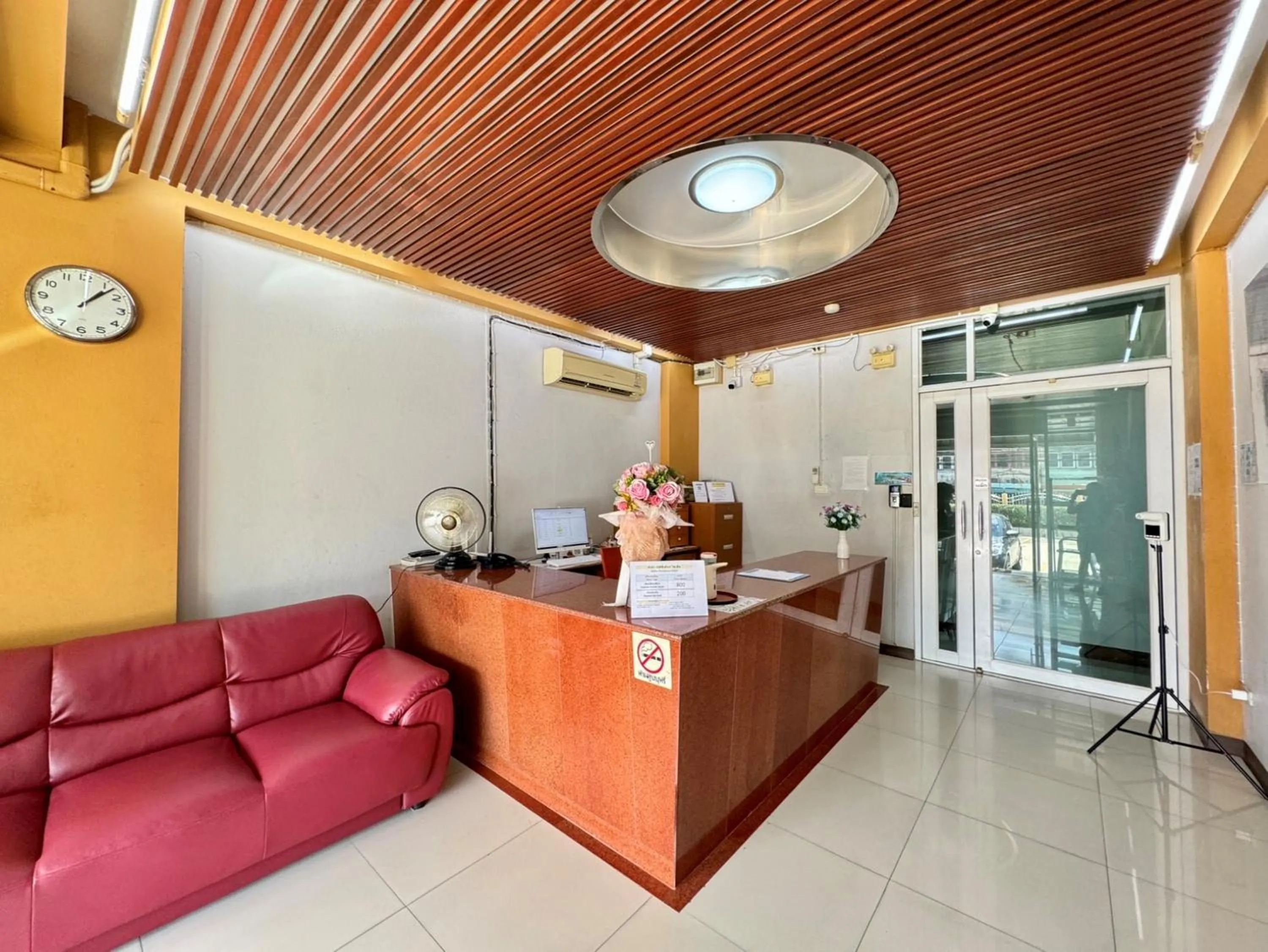 Lobby or reception in Nicha Residence Hotel
