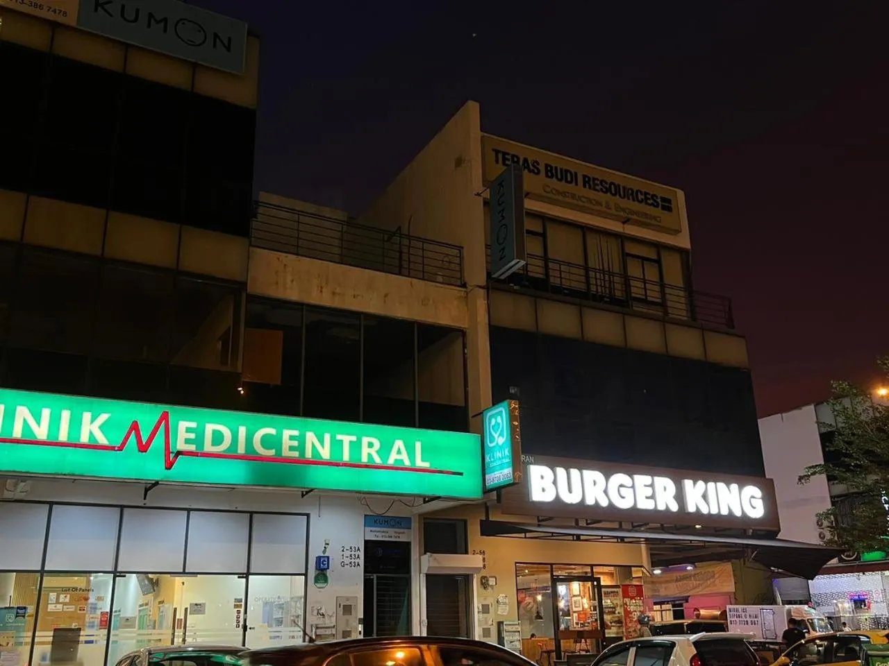 Restaurant/places to eat in Afie Roomstay KLIA Airport Transit