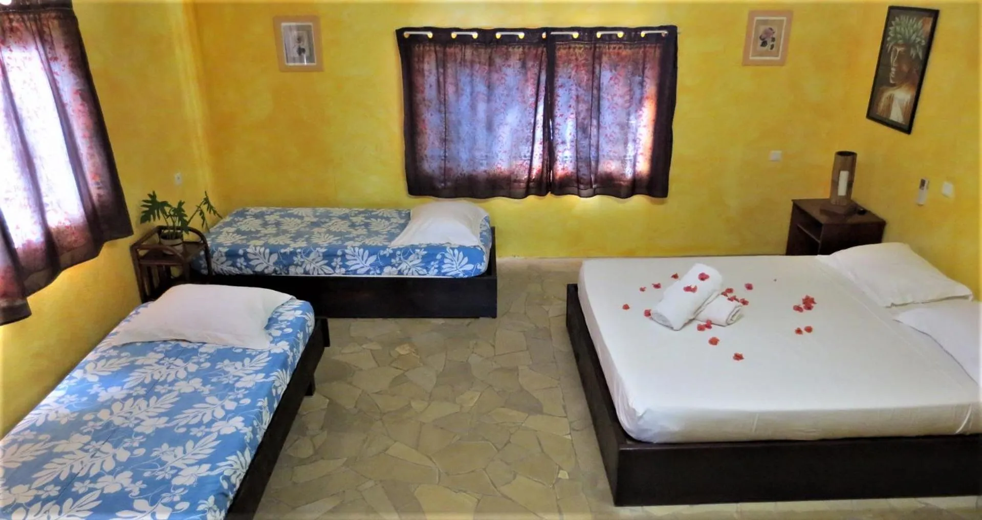 Bedroom, Bed in Sunset Hill Lodge