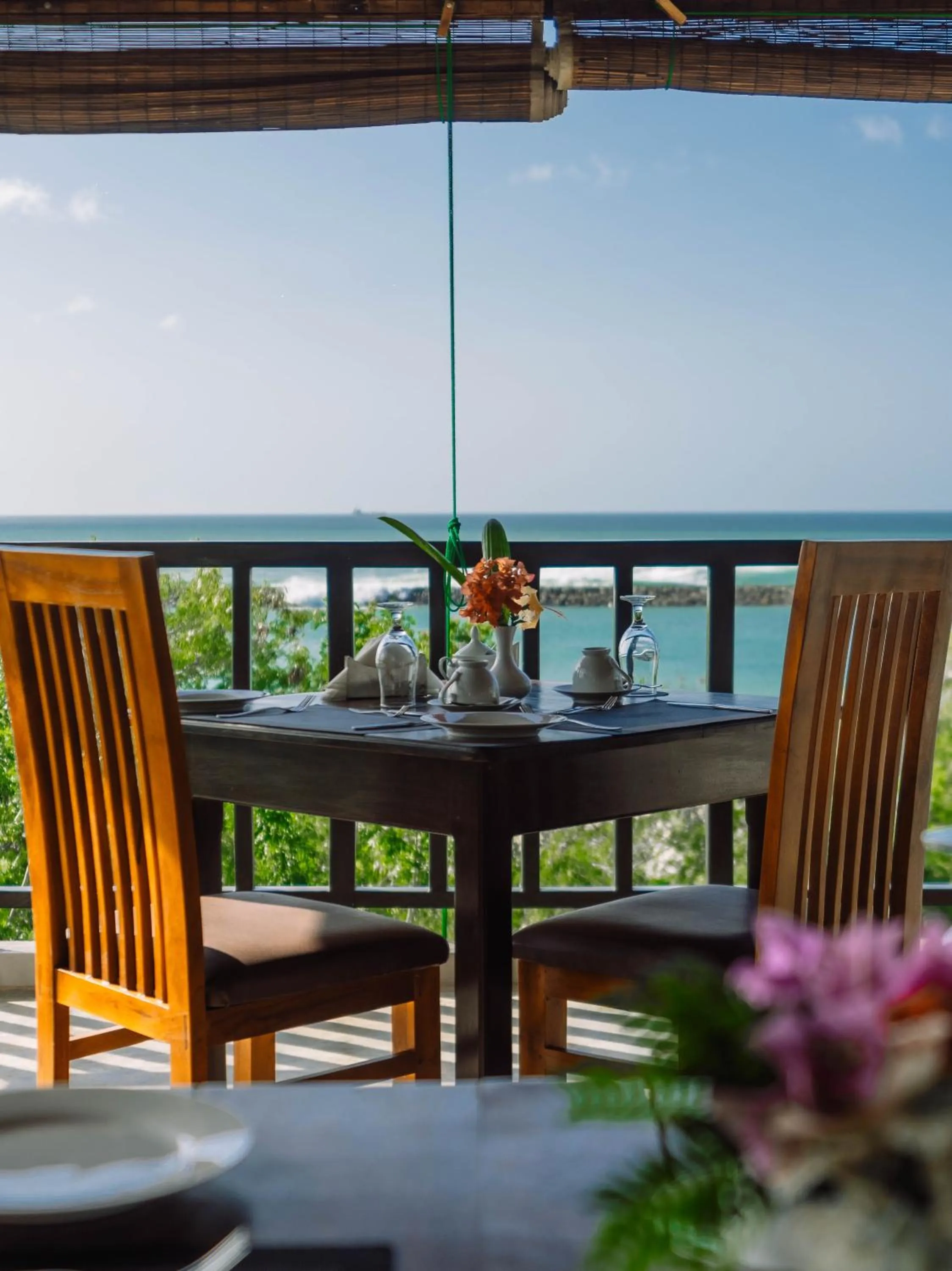 Restaurant/places to eat in Ananthaya Beach