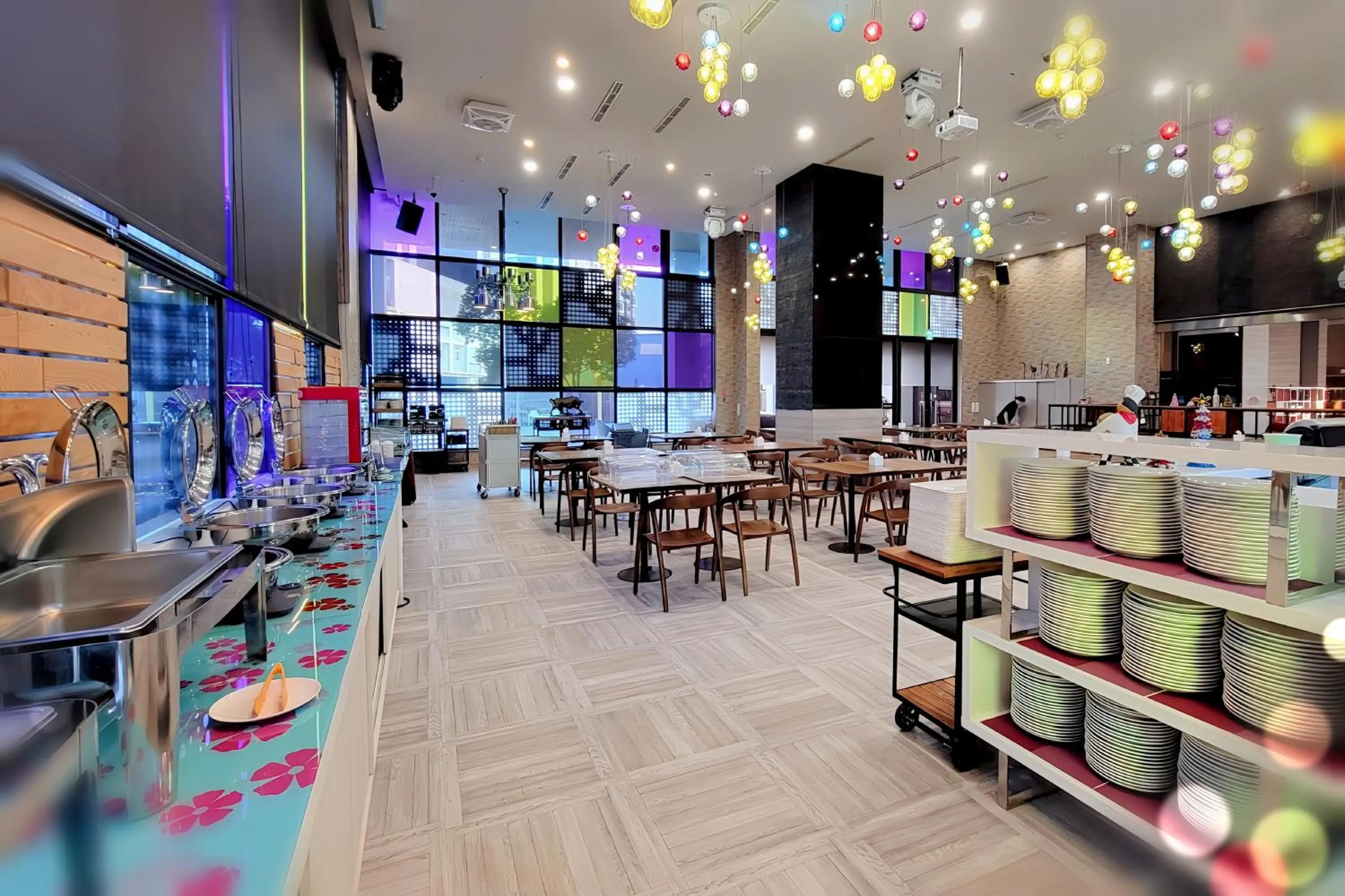 Restaurant/places to eat in Freedom Design Hotel