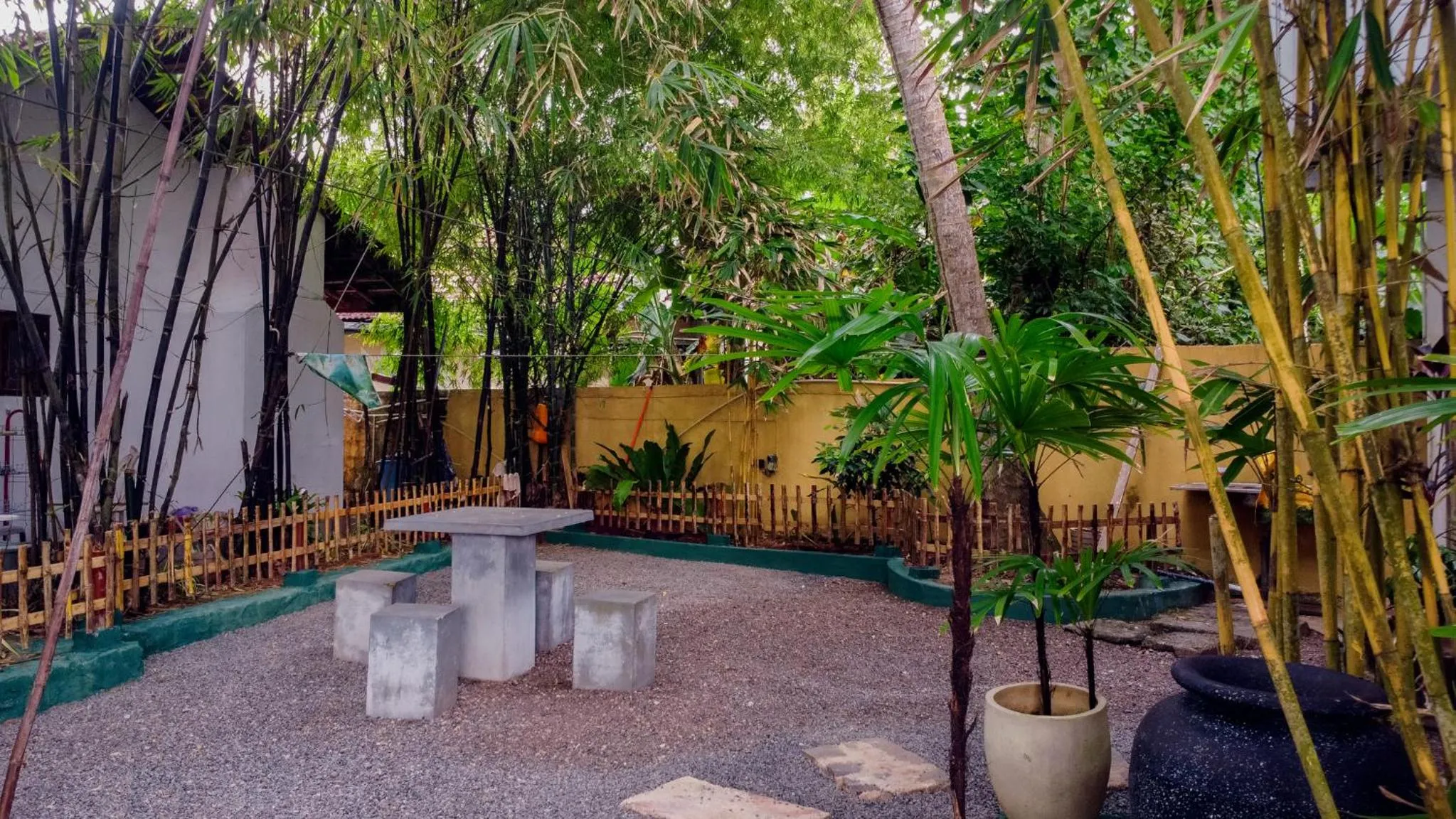 Day in Asanka Surf House & Restaurant with pool