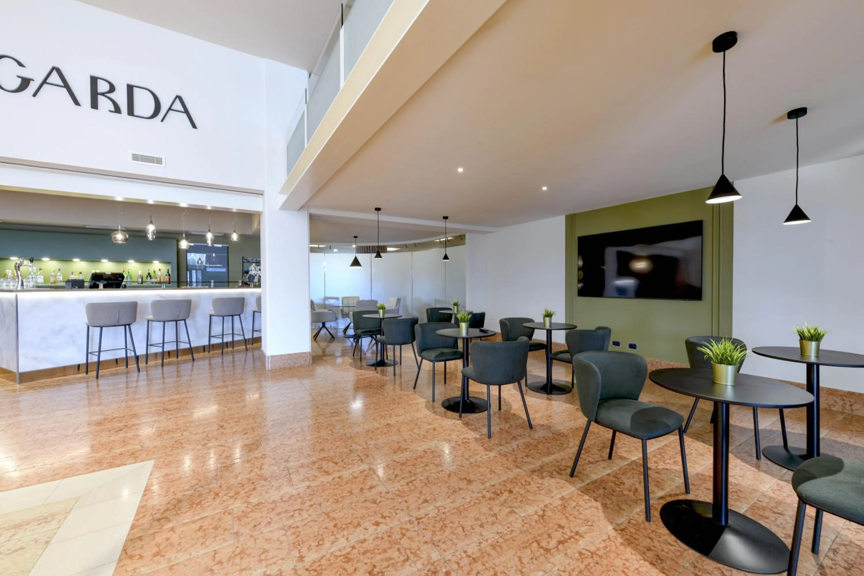 Lounge or bar in Hotel Garda