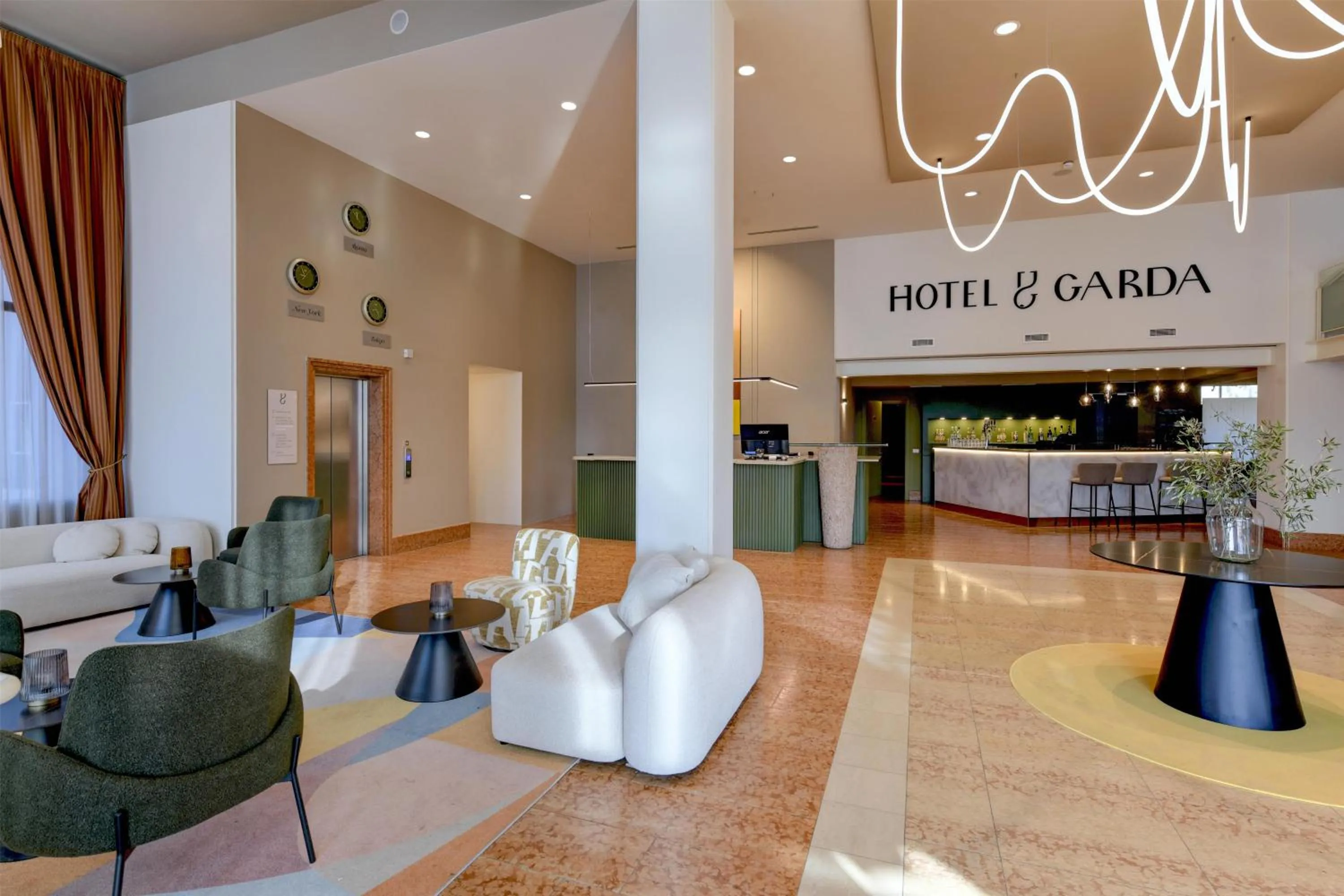 Lobby or reception in Best Western Hotel Garda