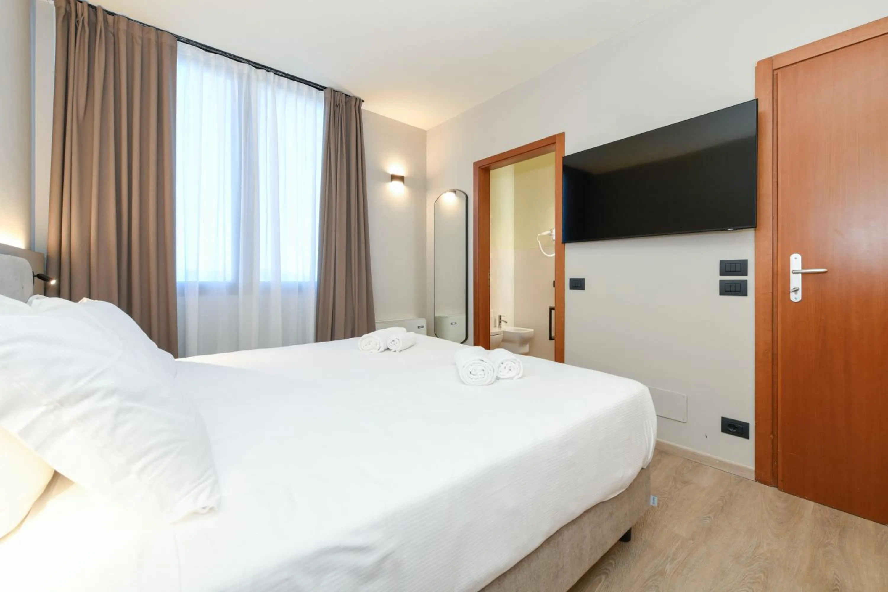 TV and multimedia, Bed in Best Western Hotel Garda