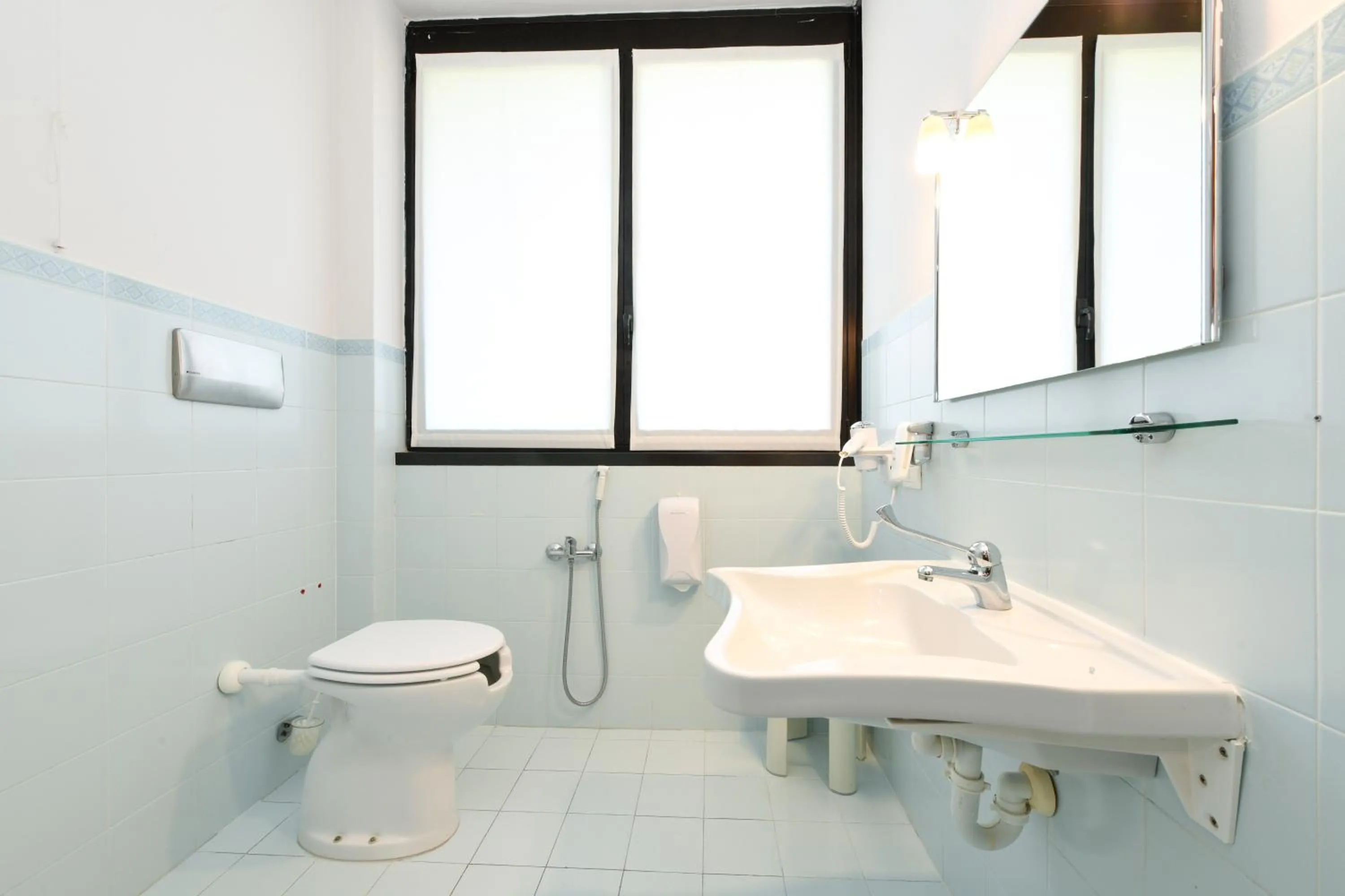 Toilet in Hotel Garda