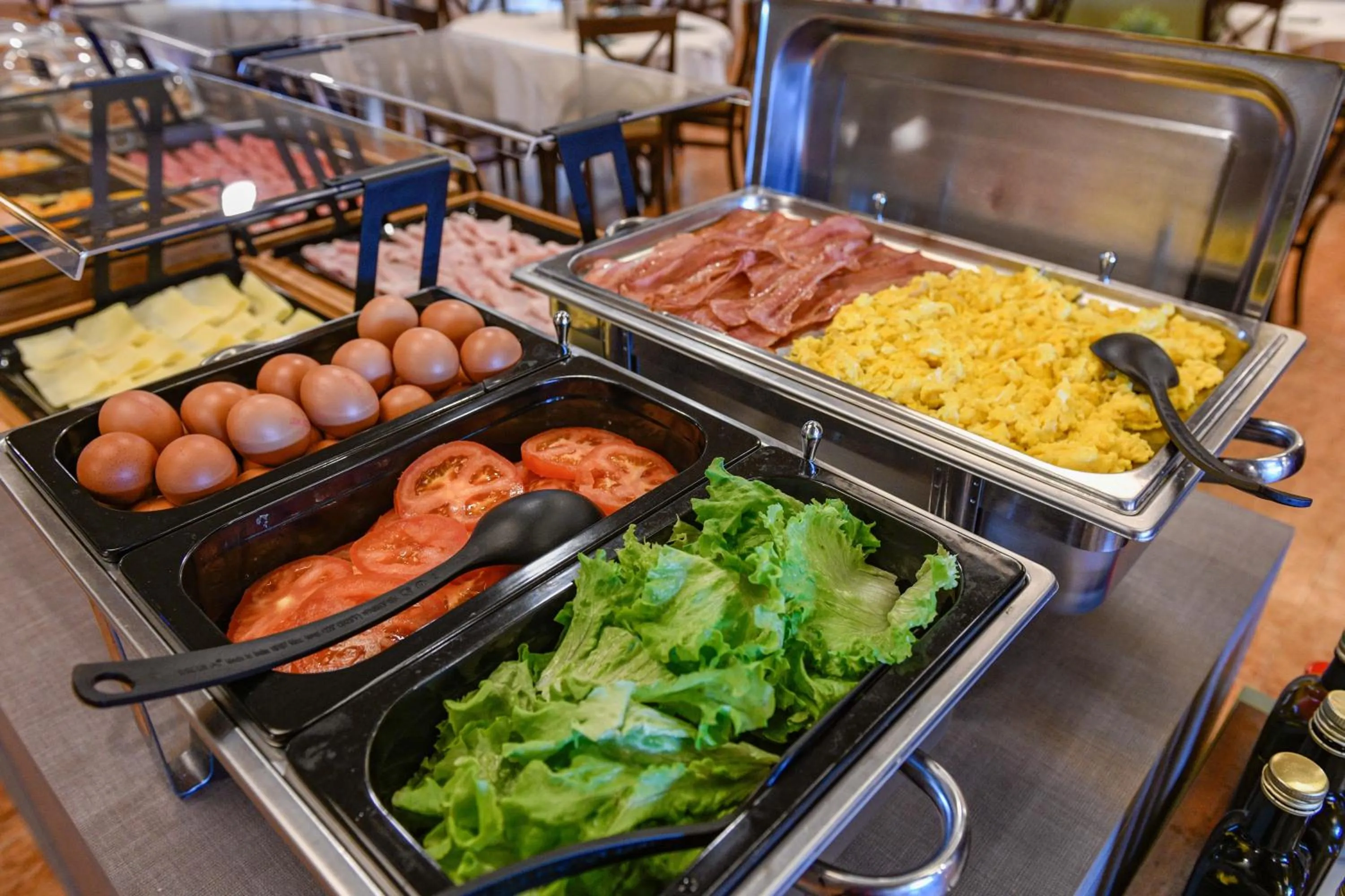 Buffet breakfast in Hotel Garda