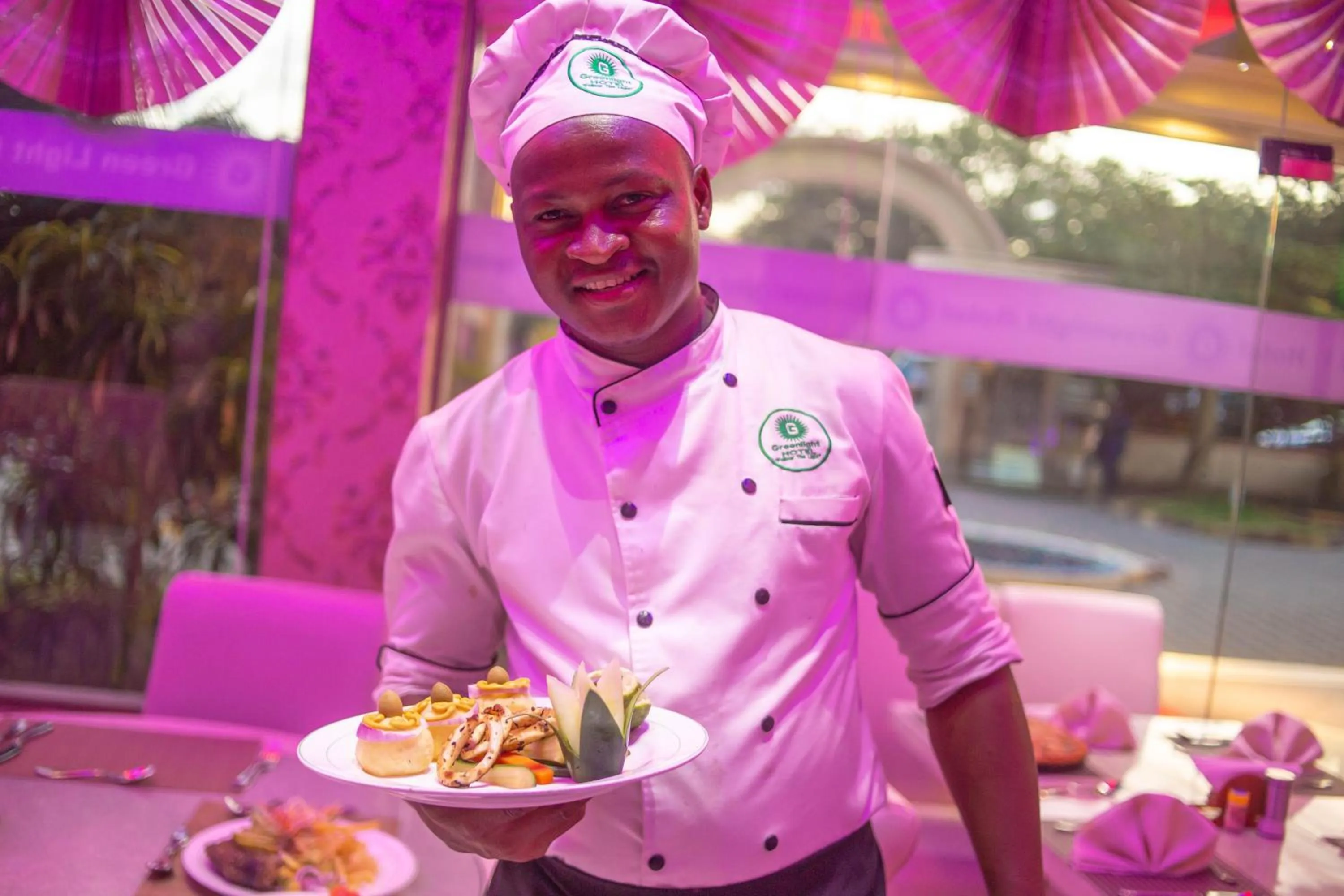 Restaurant/places to eat in Greenlight Hotel