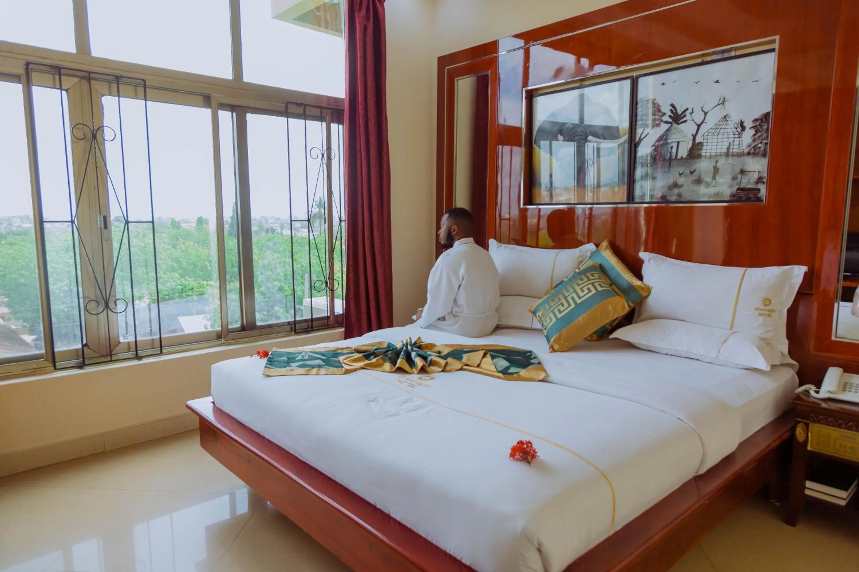 Bedroom, Bed in Greenlight Hotel