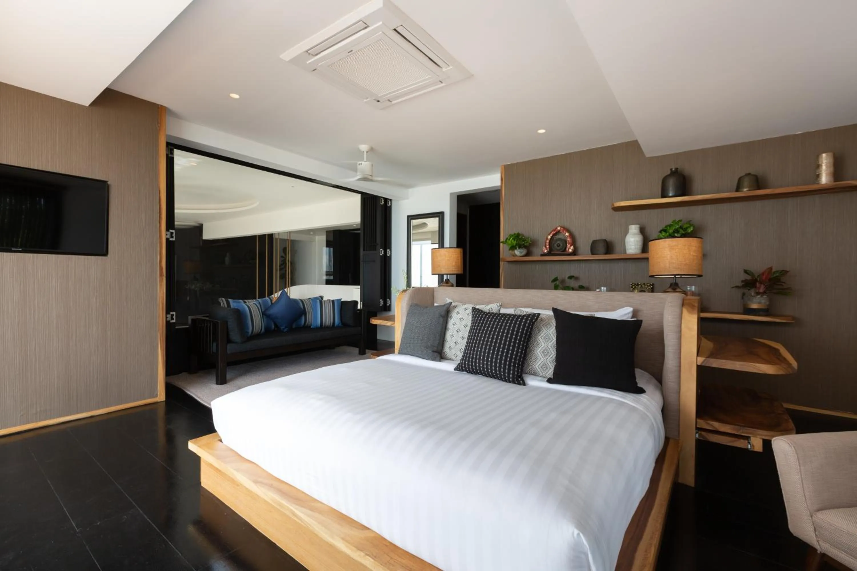 Bedroom, Bed in Villa U - 3BR Beachfront Haven