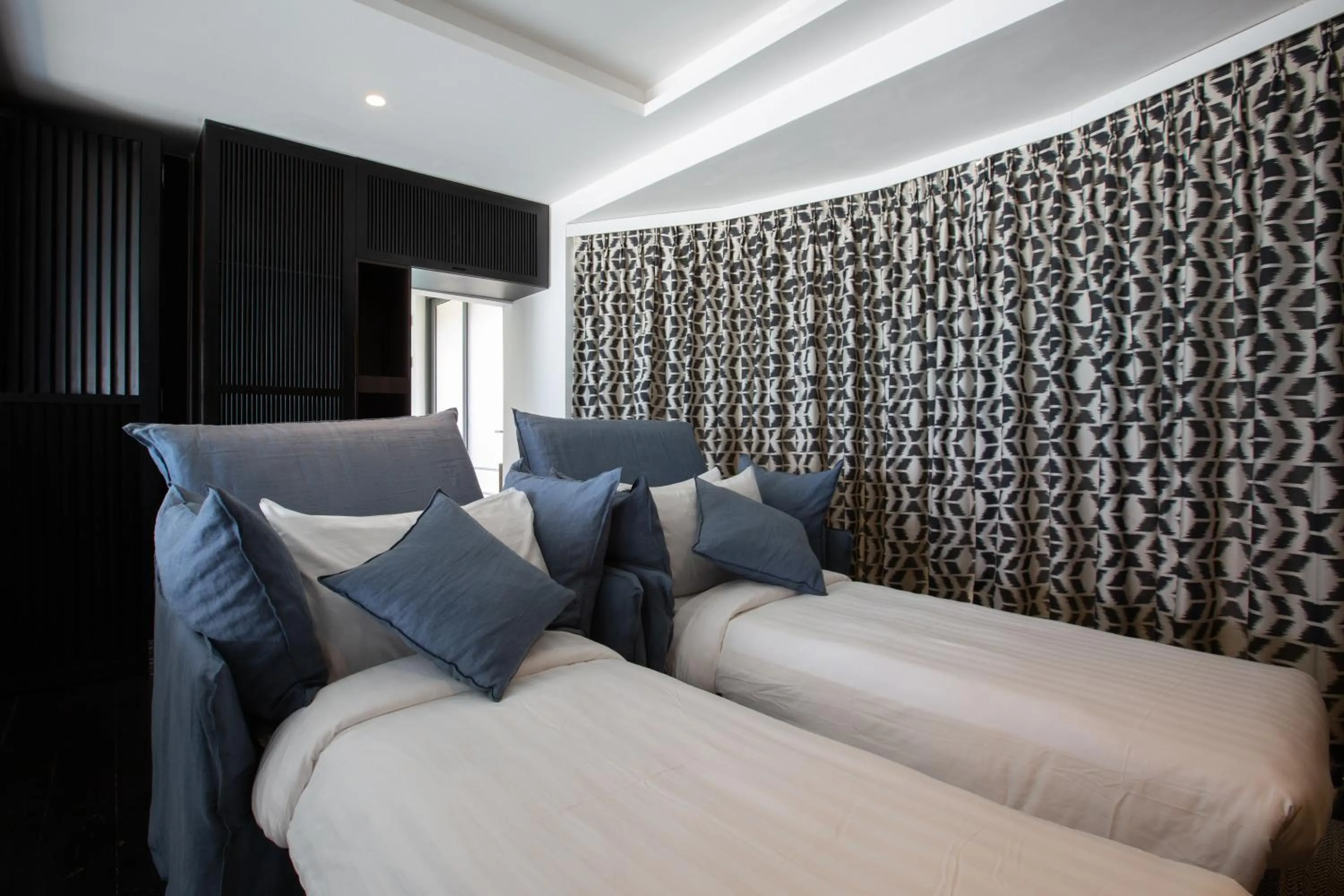 Bedroom, Bed in Villa U - 3BR Beachfront Haven