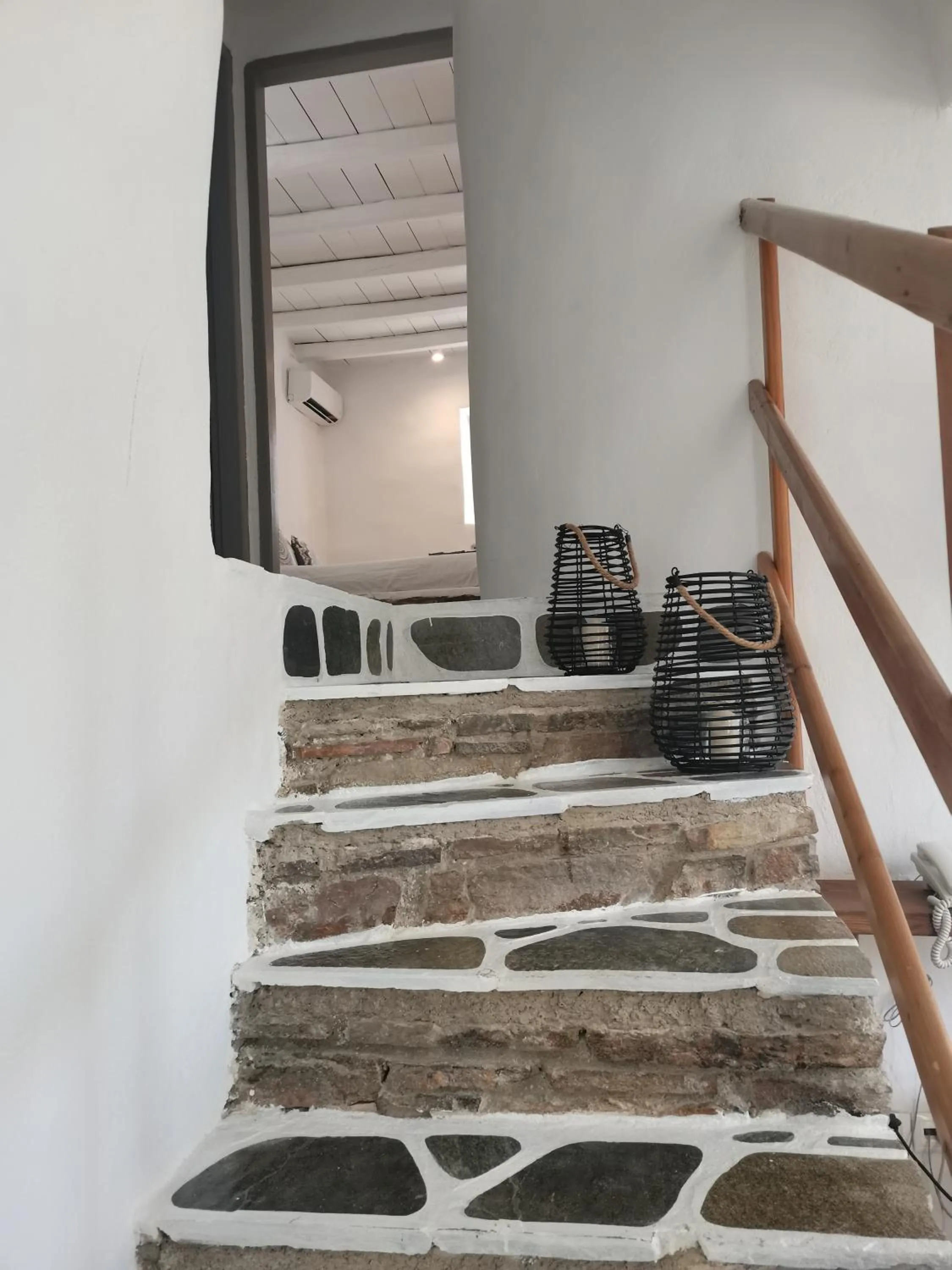 Area and facilities in Soros Beach Antiparos