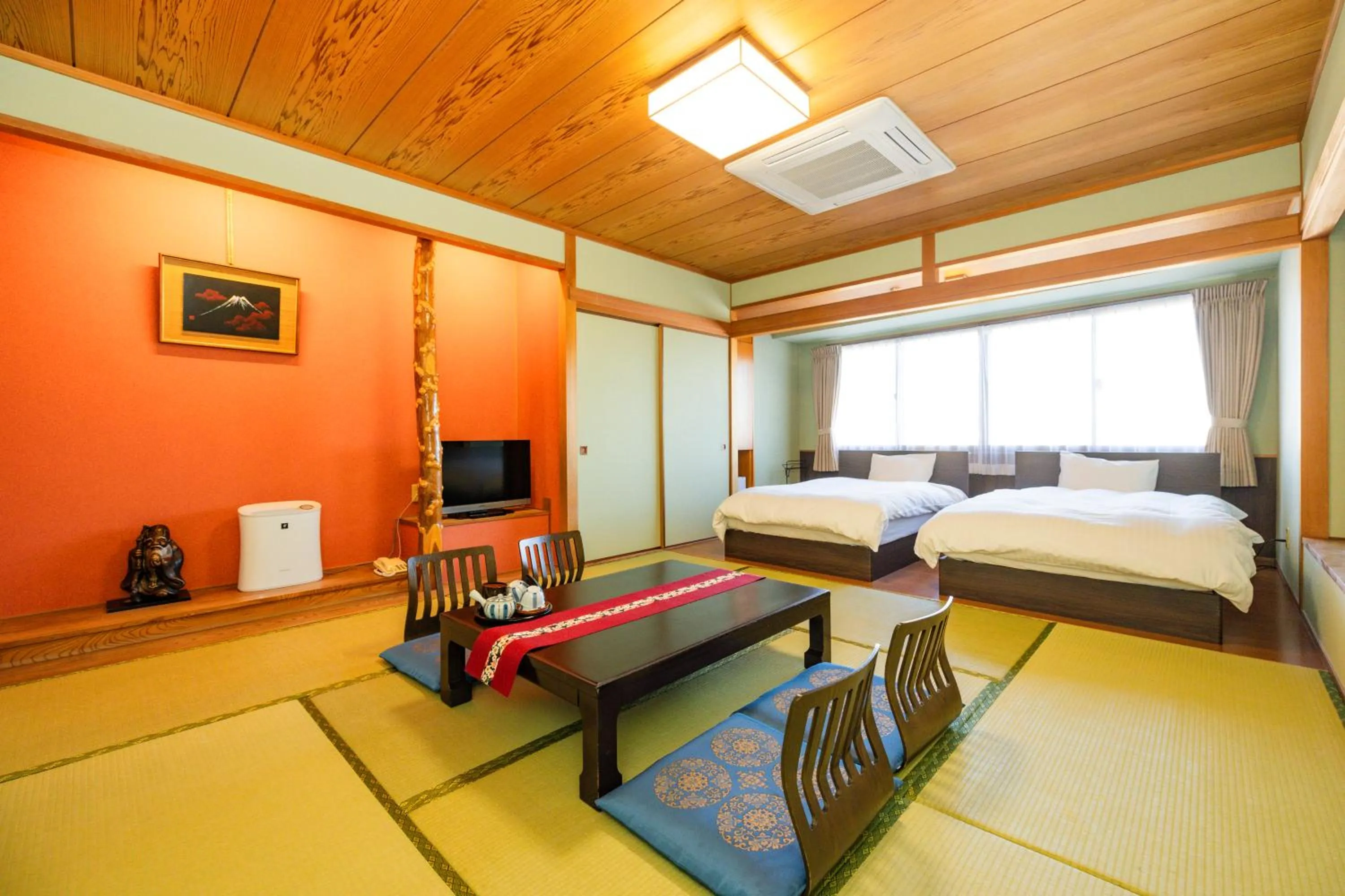 Bedroom, Bed in Hotel Takasago