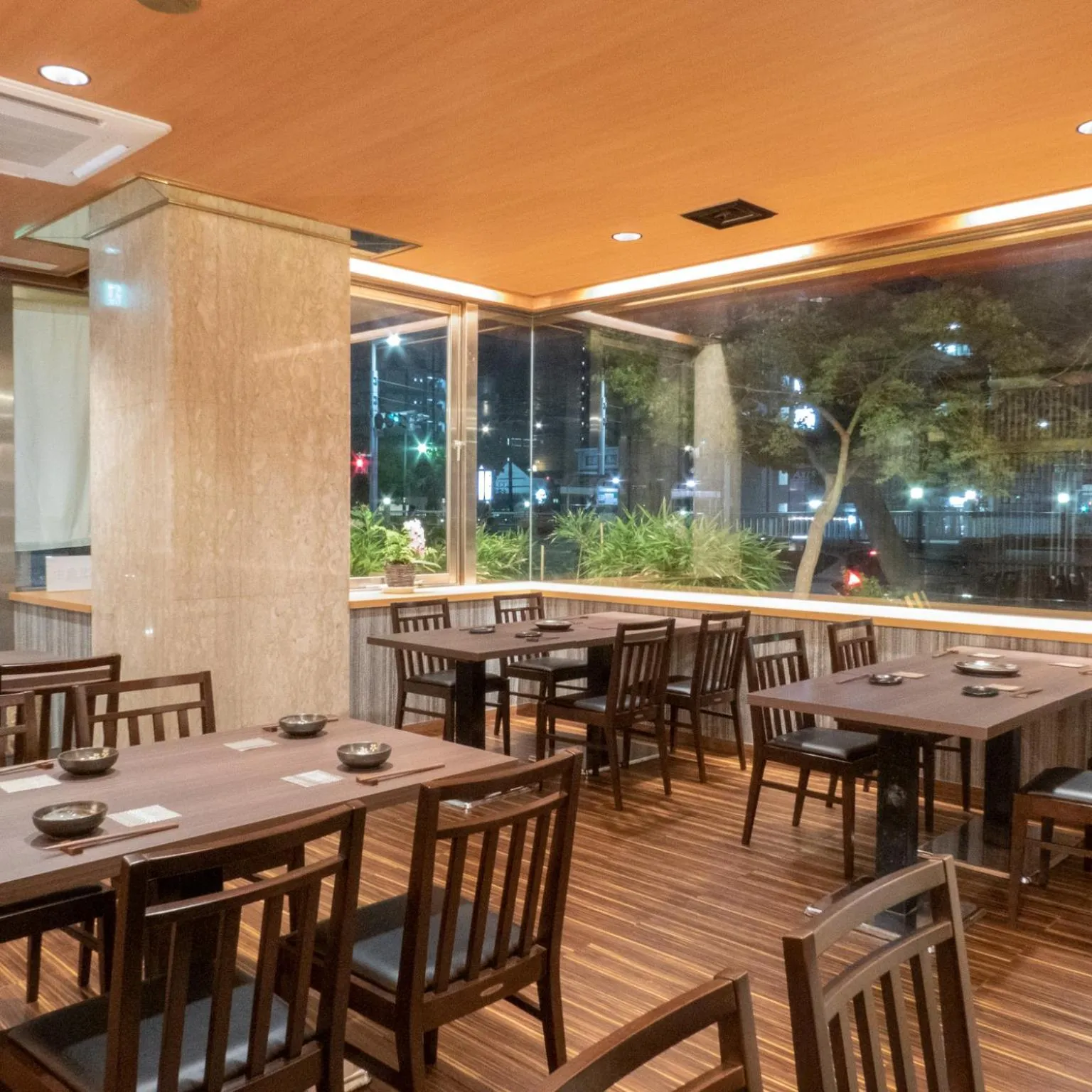 Restaurant/places to eat in Hotel Takasago