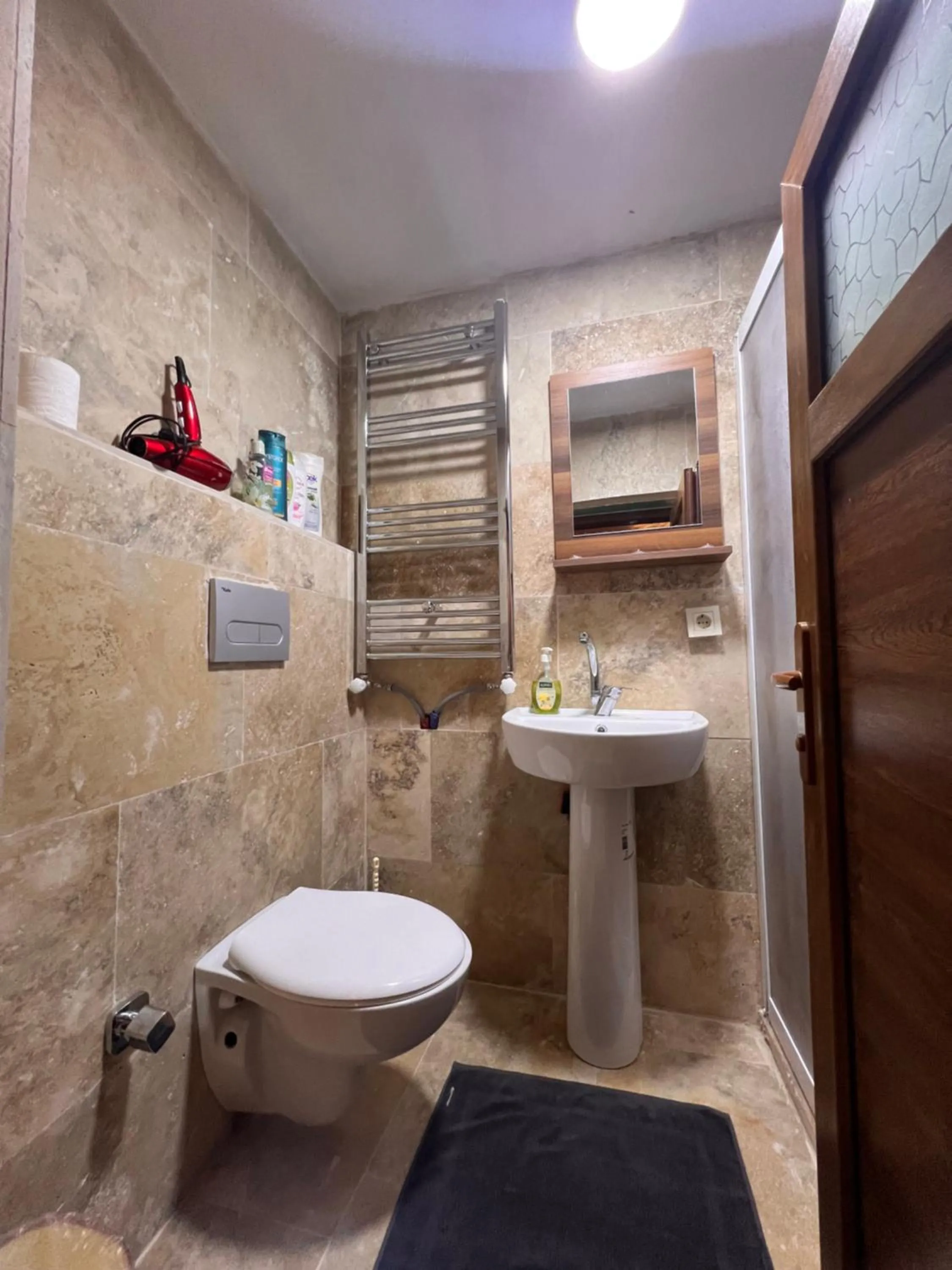 Shower in Uluyol Stone House