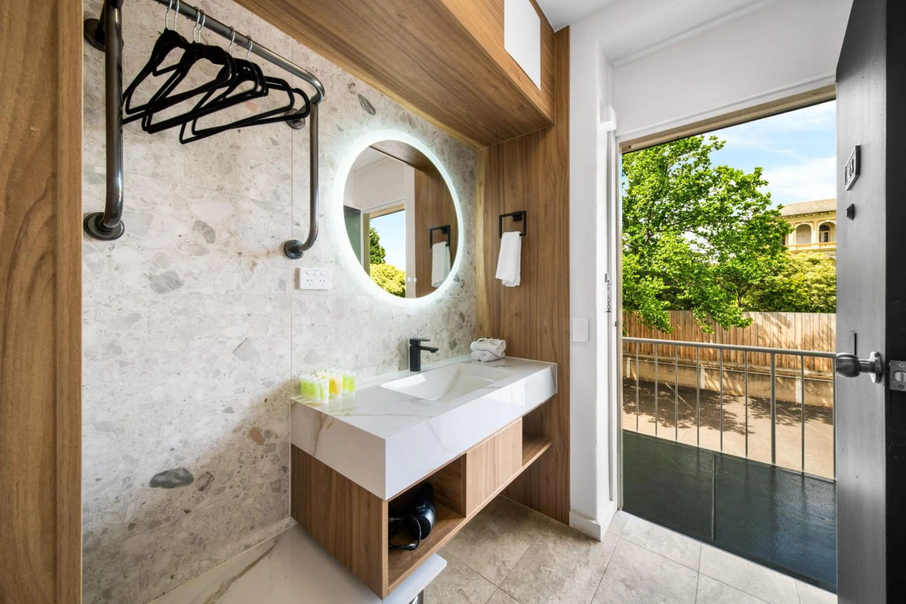 Bathroom in Kingsway Motel Geelong