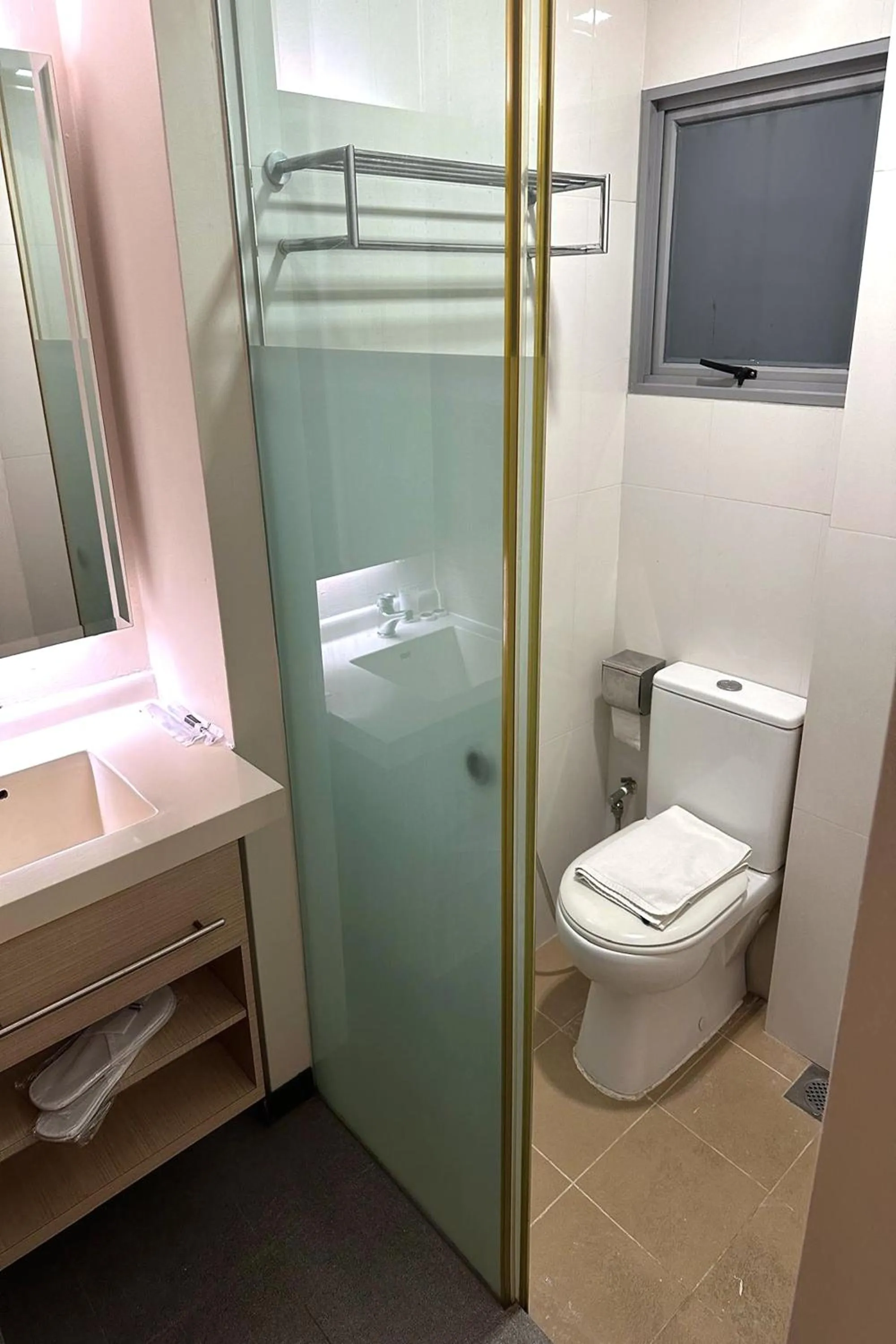Bathroom in Philip Hotel Balestier