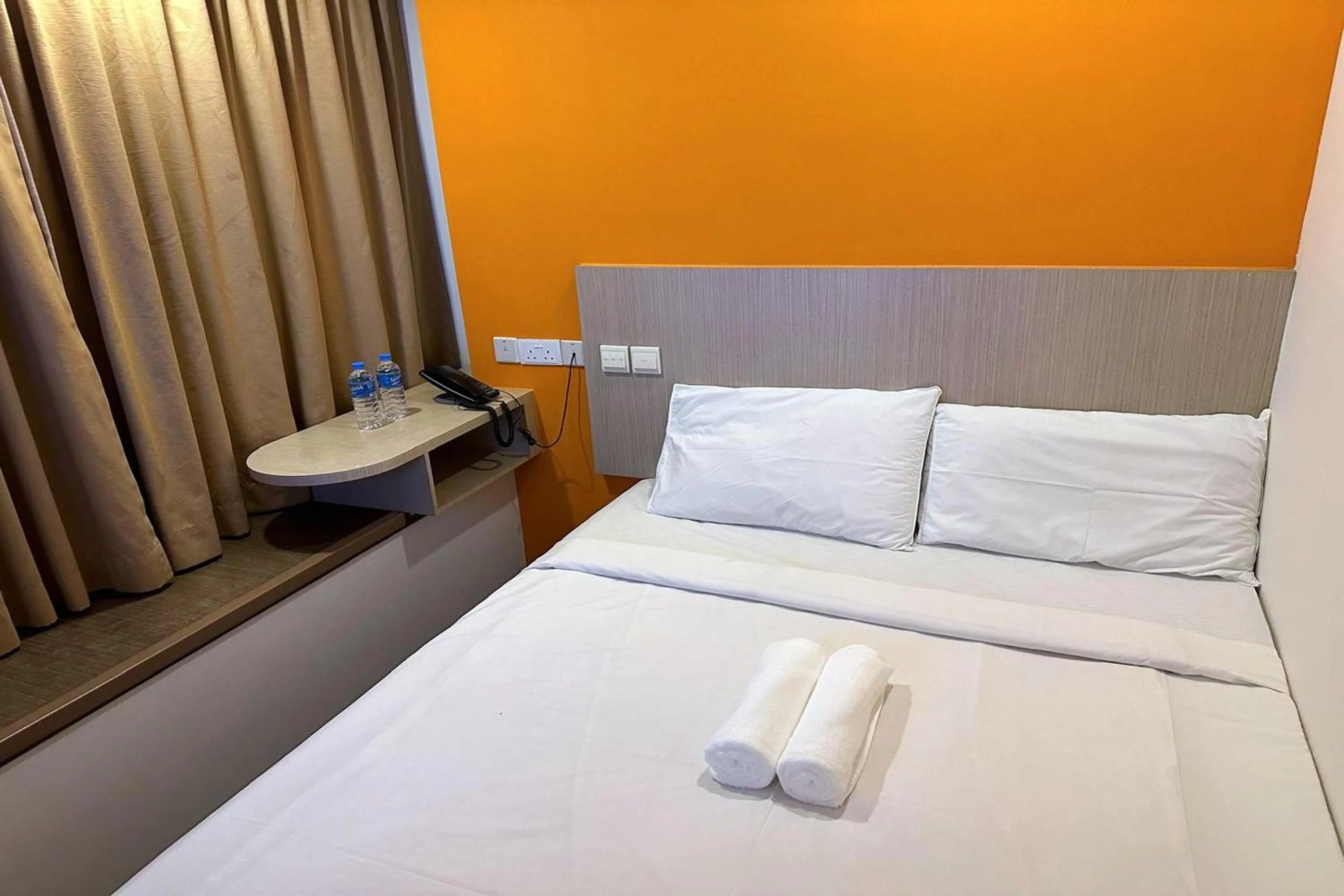 Bed in Philip Hotel Balestier
