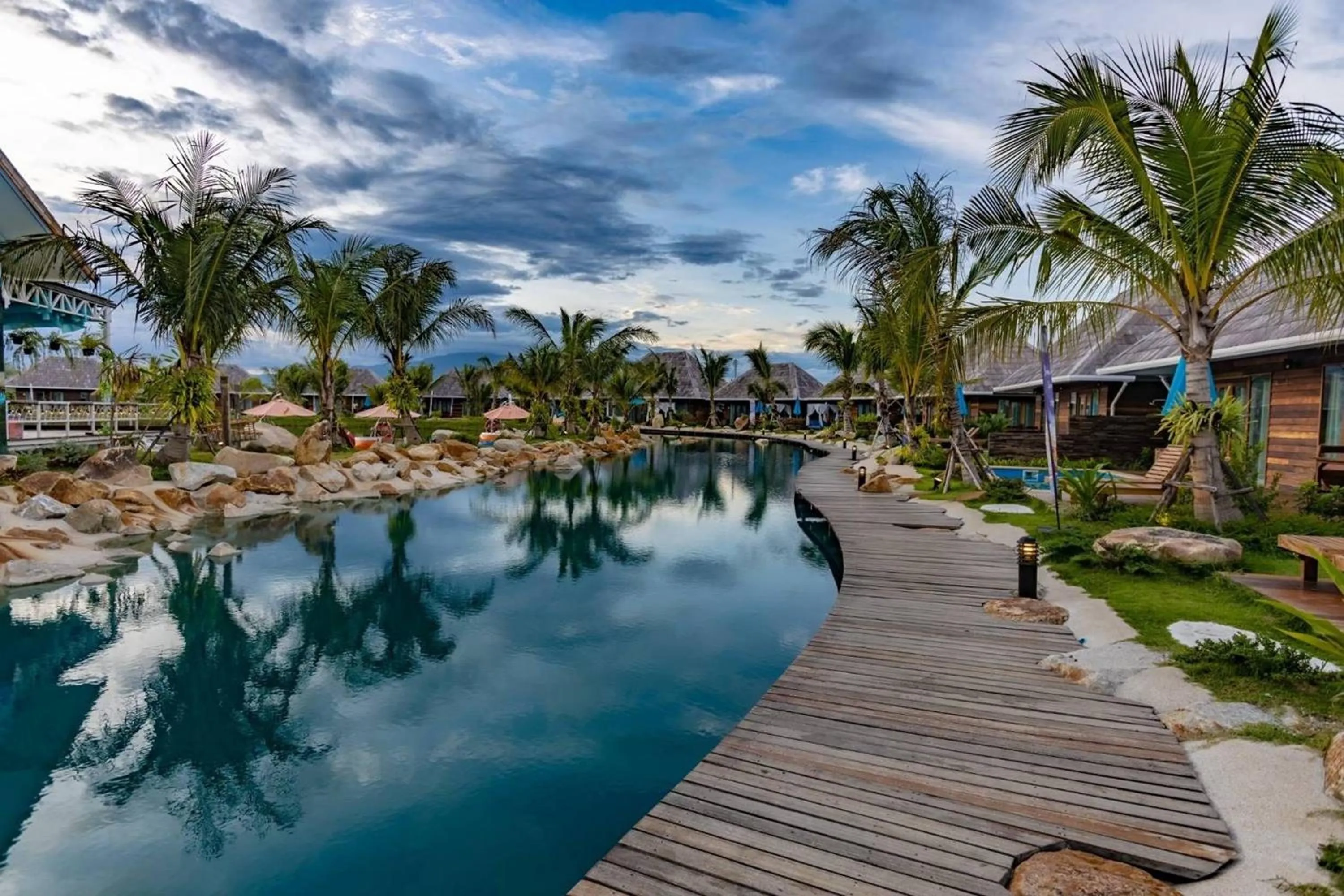 Swimming pool in Buffalo Island Resort