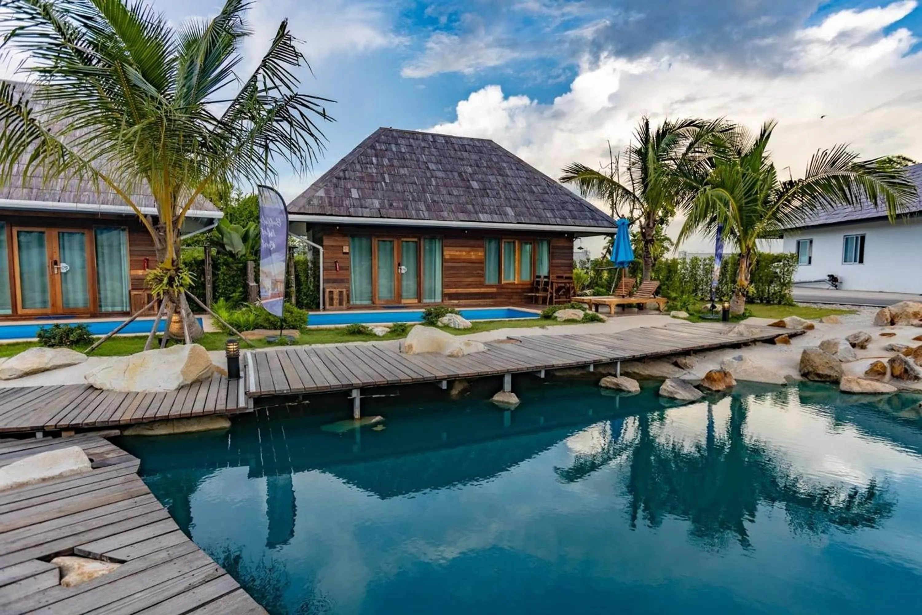 Property building in Buffalo Island Resort