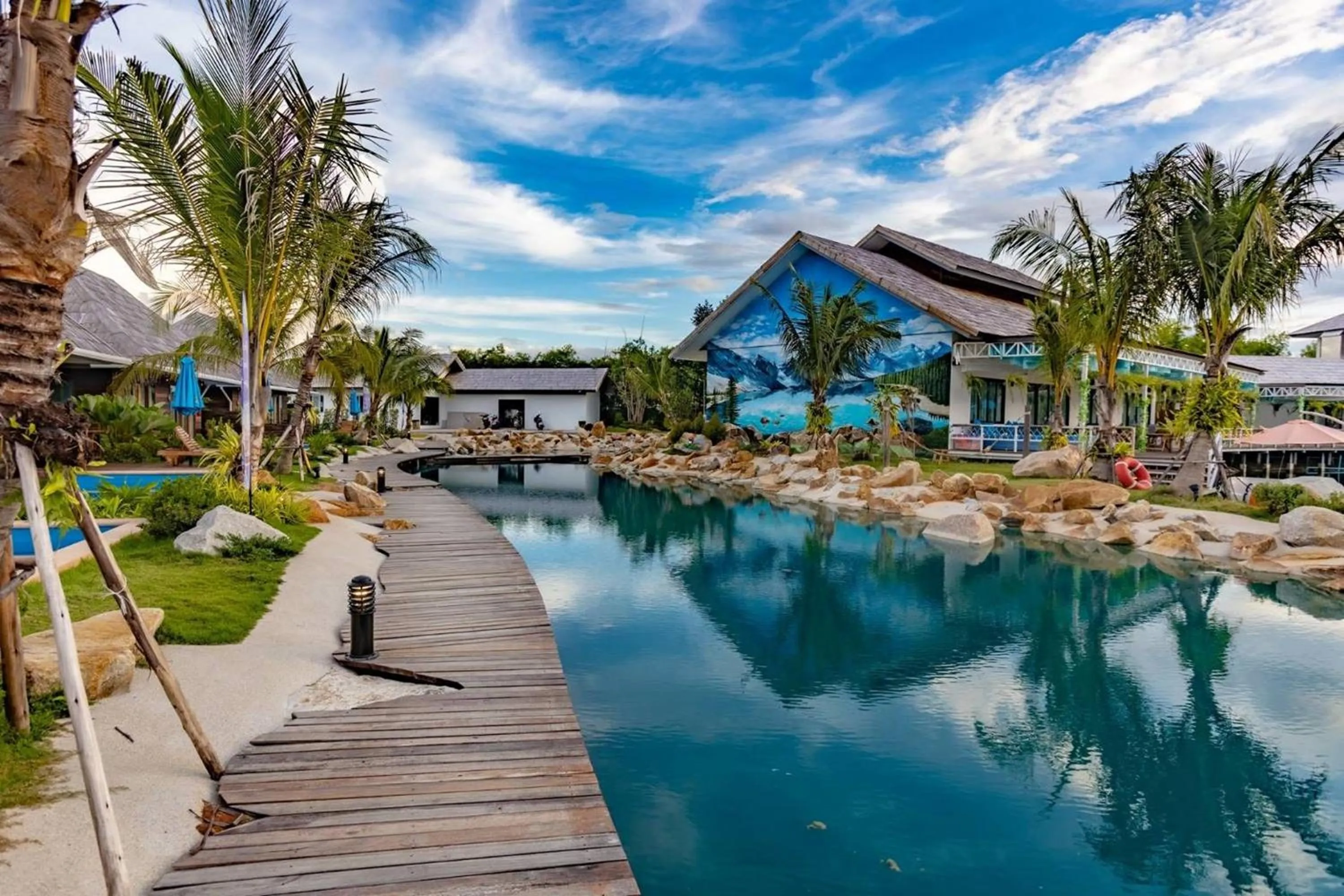 Property building in Buffalo Island Resort