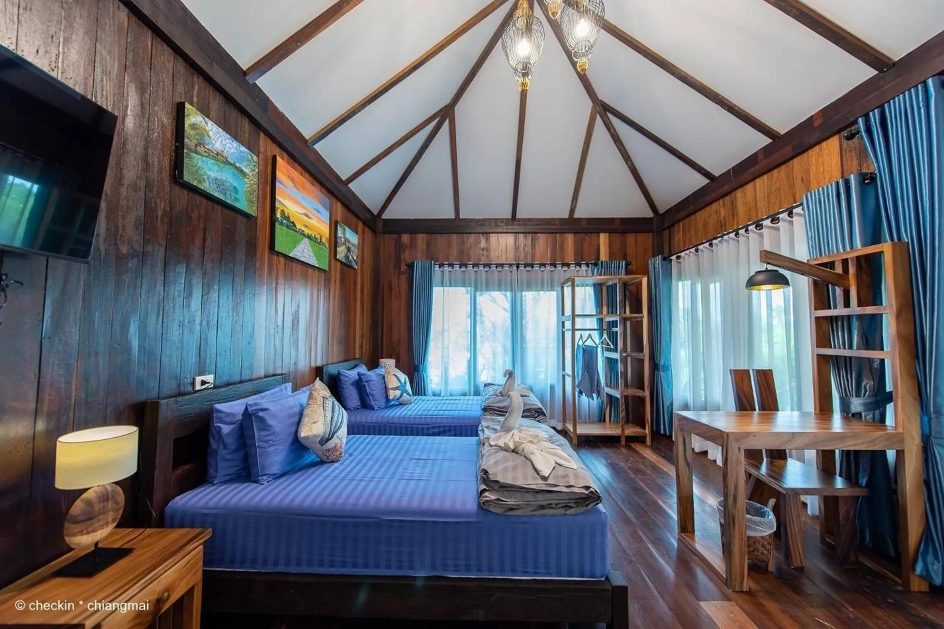 Bed in Buffalo Island Resort