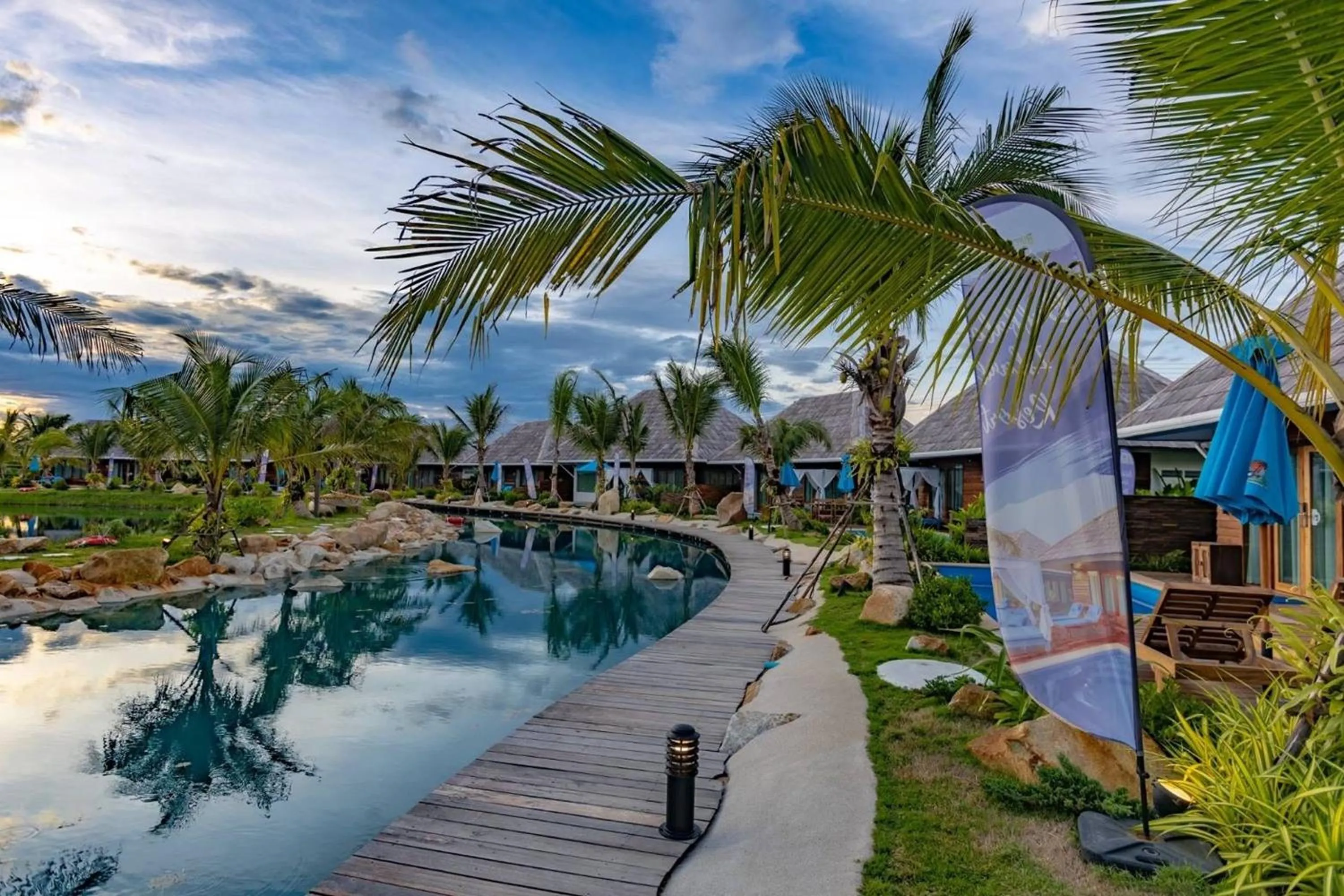 Swimming pool in Buffalo Island Resort