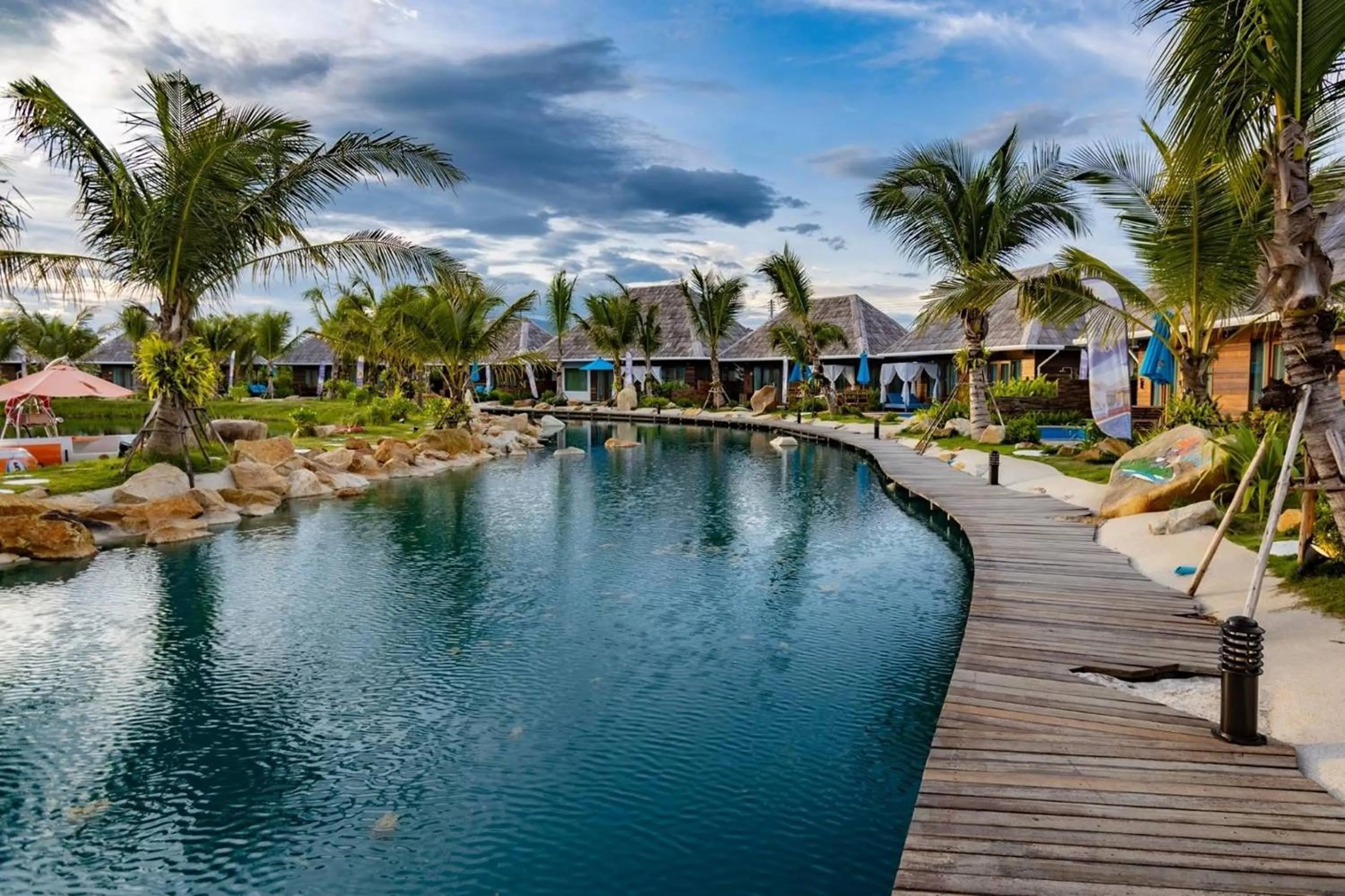 Swimming pool in Buffalo Island Resort