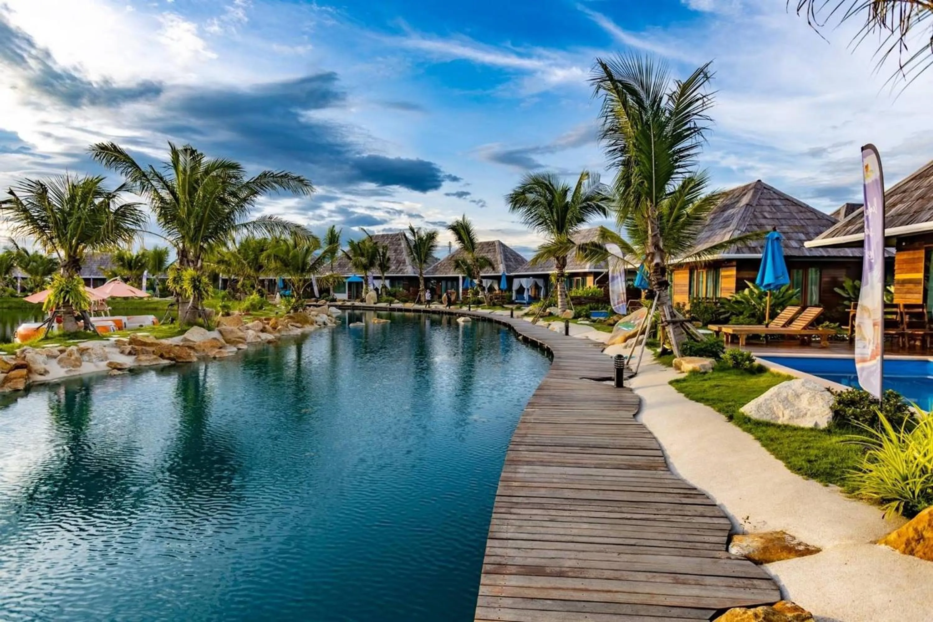 Property building in Buffalo Island Resort