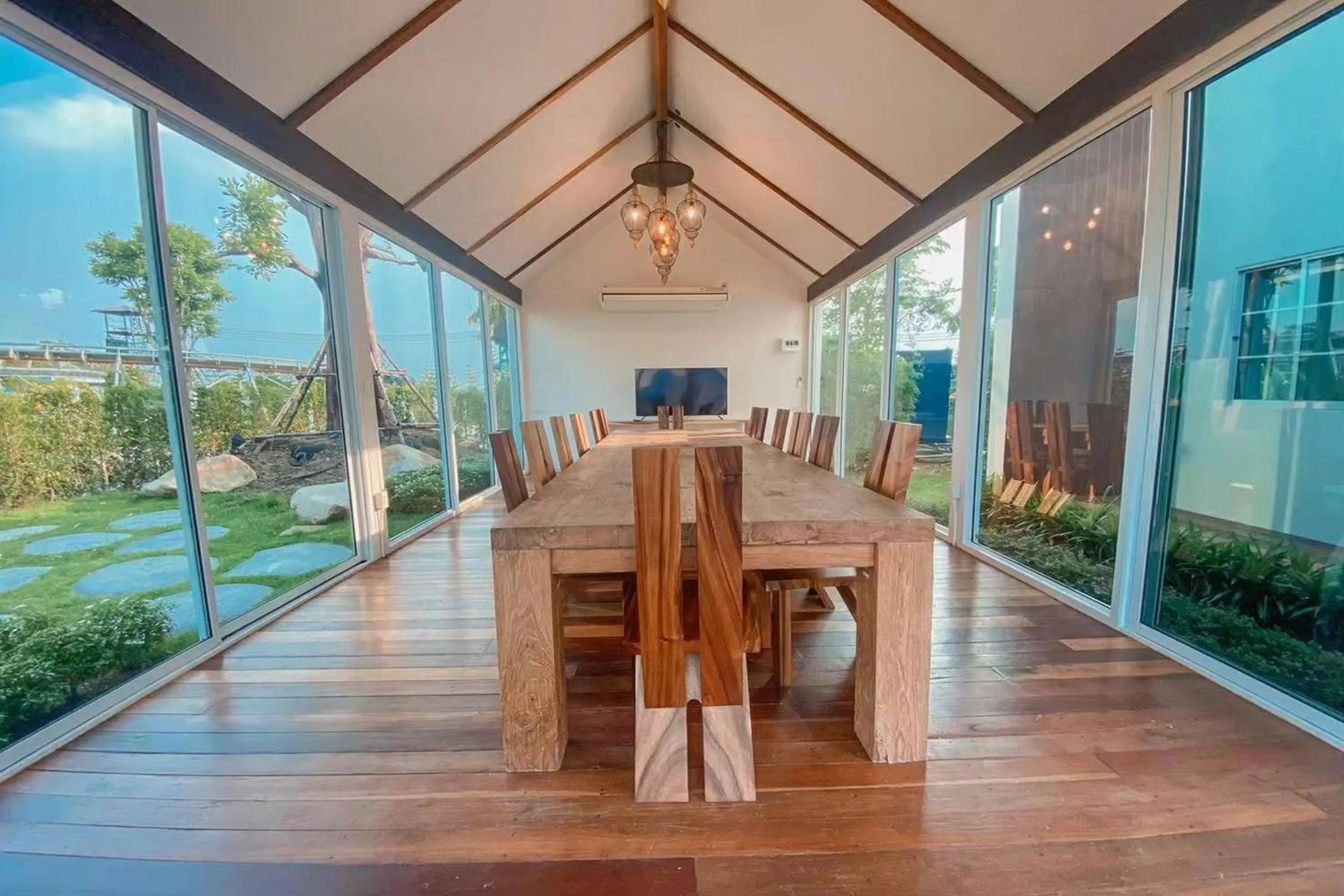 Dining area in Buffalo Island Resort