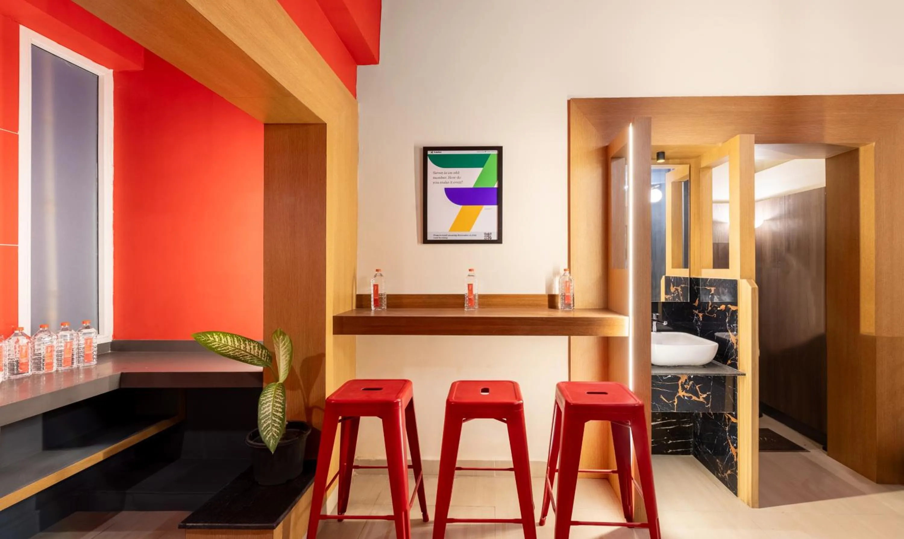 Restaurant/places to eat in Treebo Premium Nestlay Rooms Nungambakkam