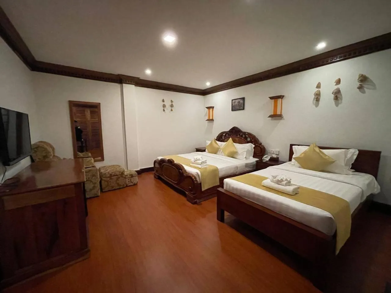 Shower, Bed in RubyLand Hotel