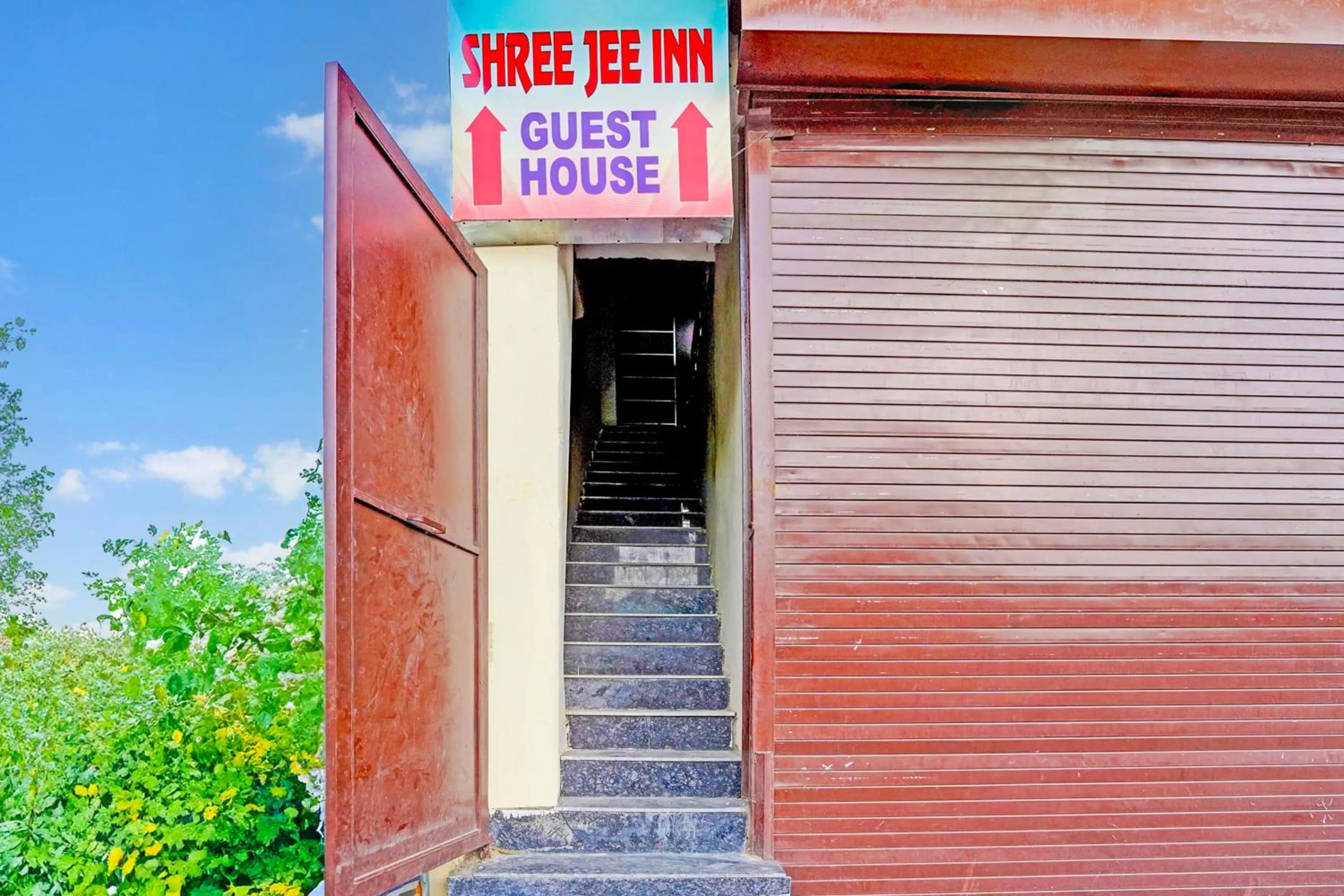 Facade/entrance in Super Hotel O Shree Jee Inn Guest House