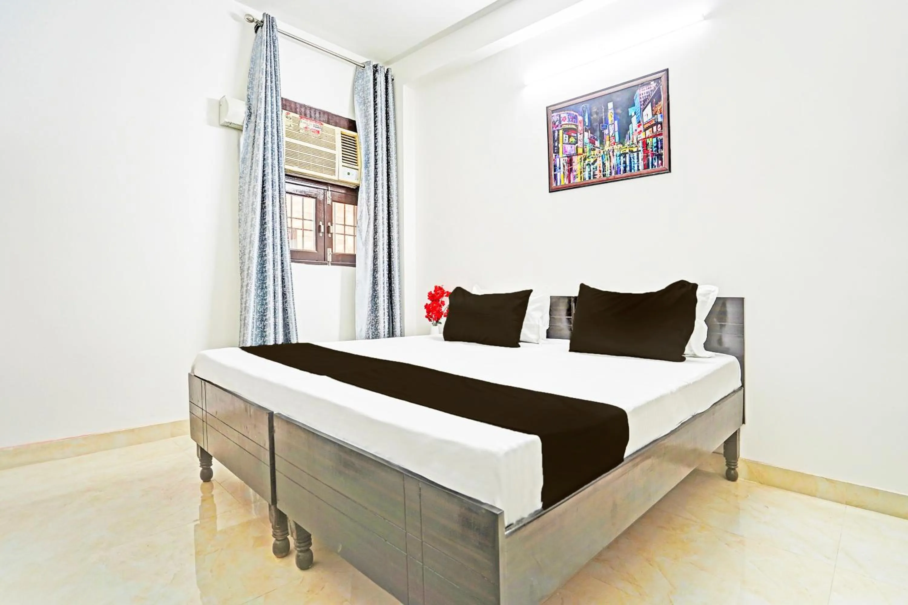 Bedroom, Bed in Hotel O Rooftop Castle