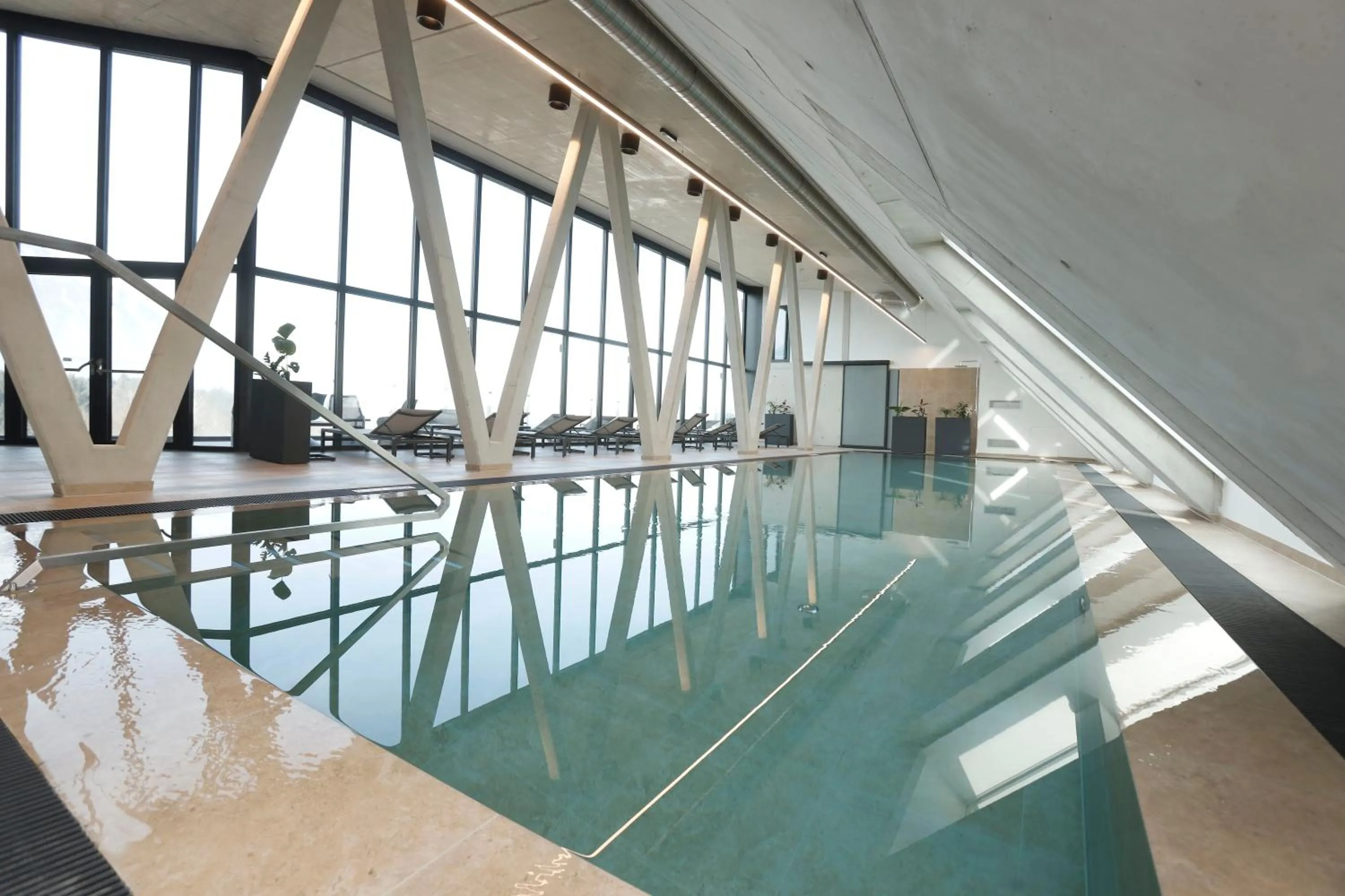 Pool view in Hotel im Zentrum für Visionen