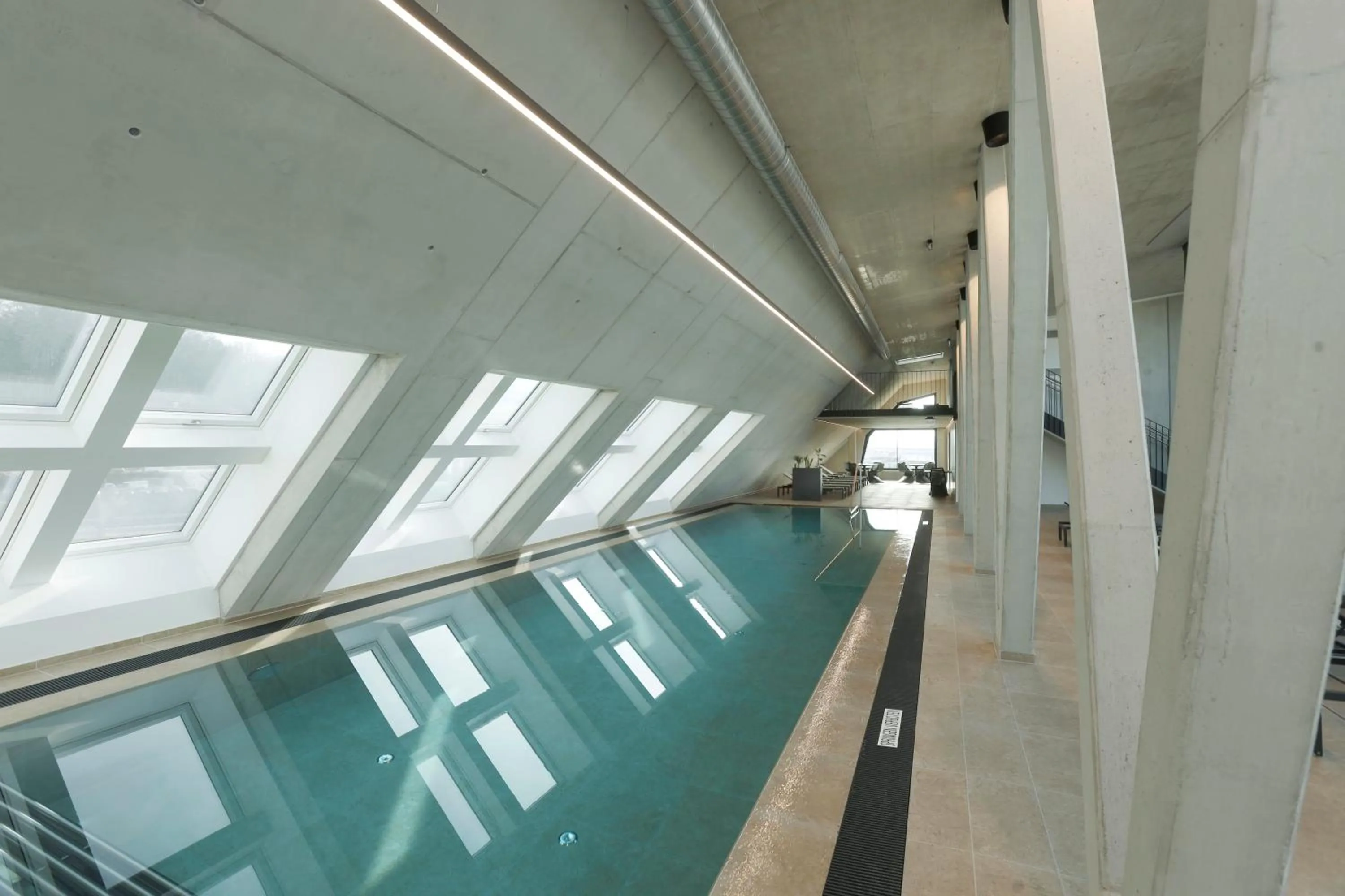 Pool view in Hotel im Zentrum für Visionen