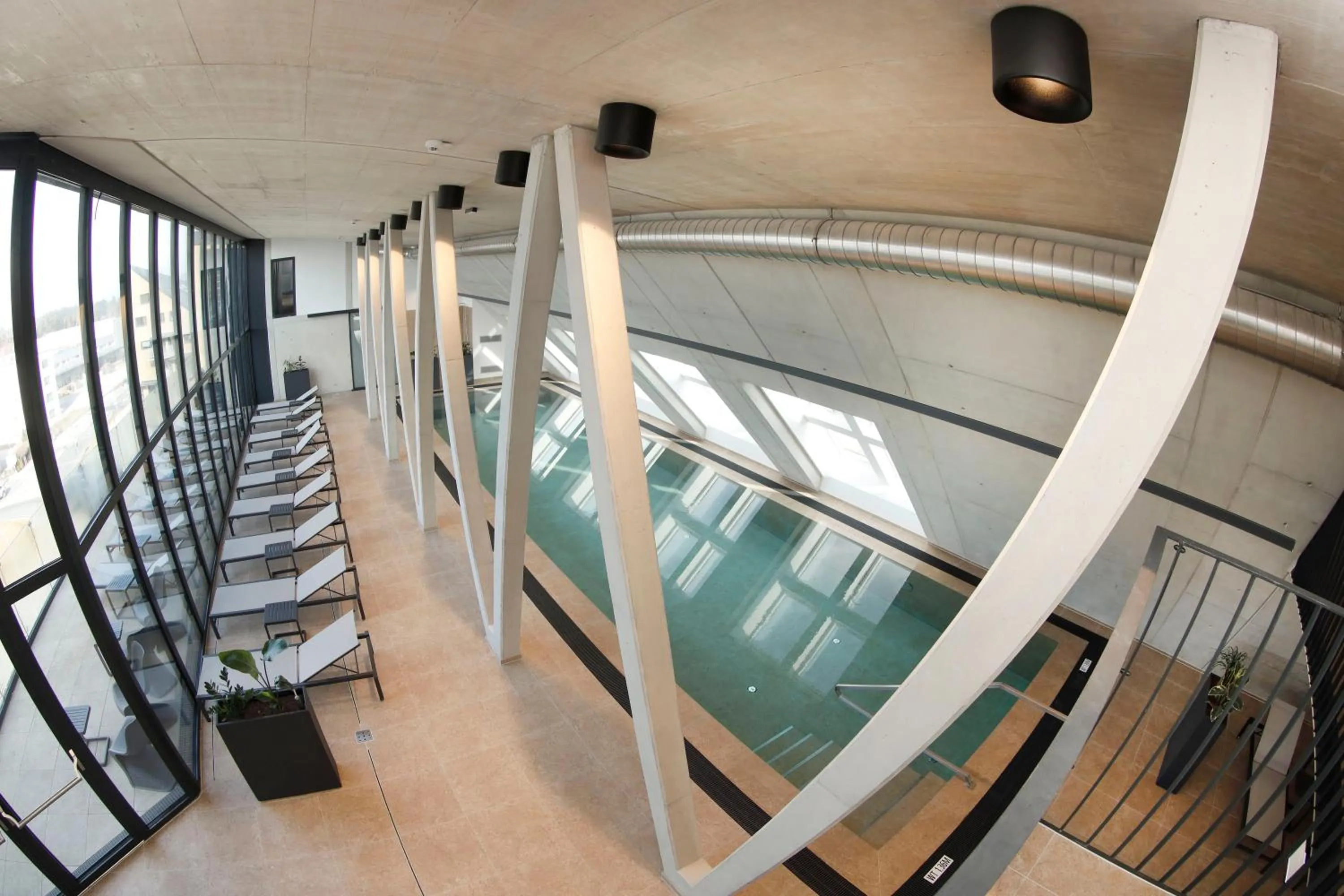 Pool view in Hotel im Zentrum für Visionen